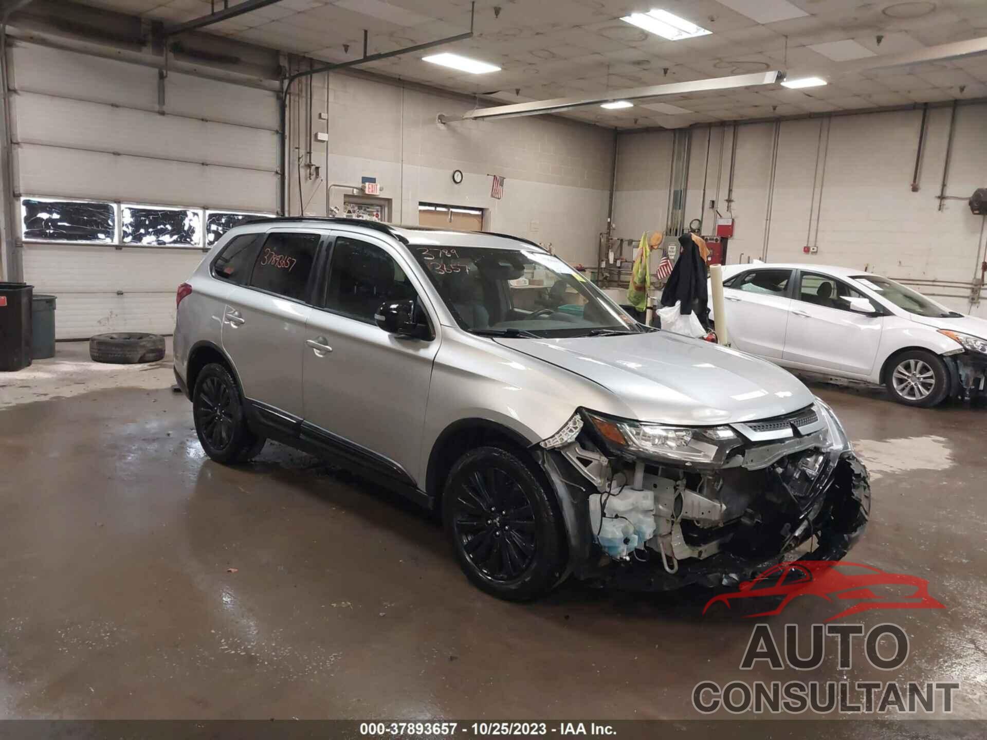 MITSUBISHI OUTLANDER 2020 - JA4AZ3A32LZ030891
