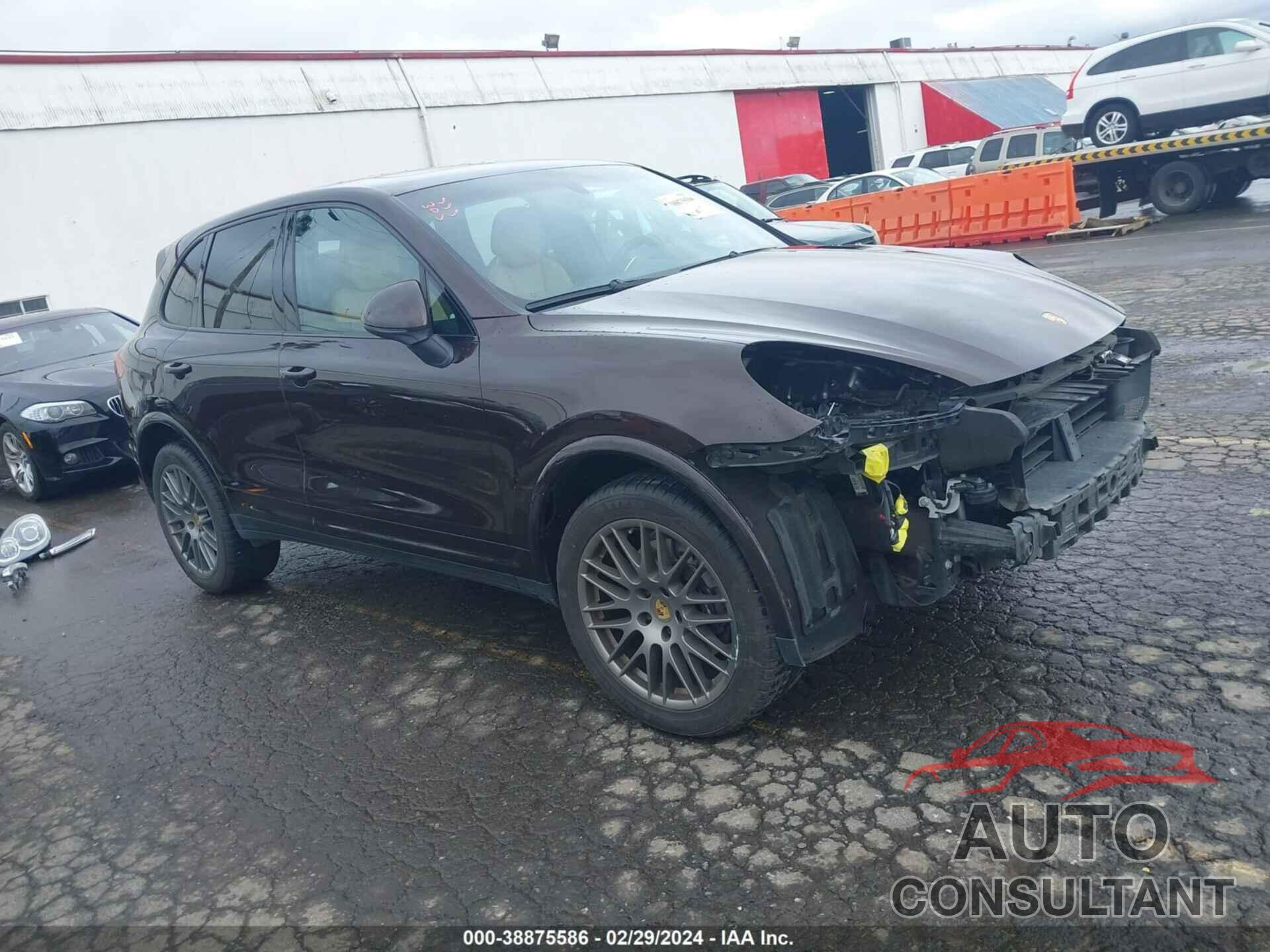 PORSCHE CAYENNE 2018 - WP1AA2A26JKA06368