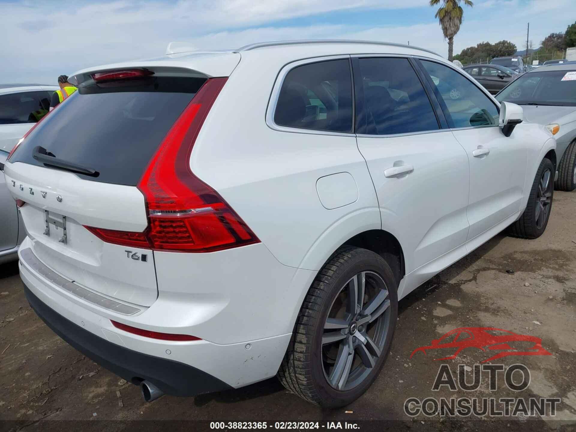 VOLVO XC60 2018 - YV4A22RKXJ1020635