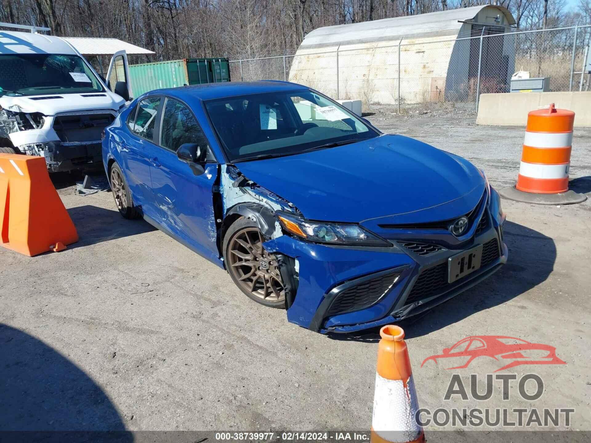 TOYOTA CAMRY 2023 - 4T1G11AK8PU113520
