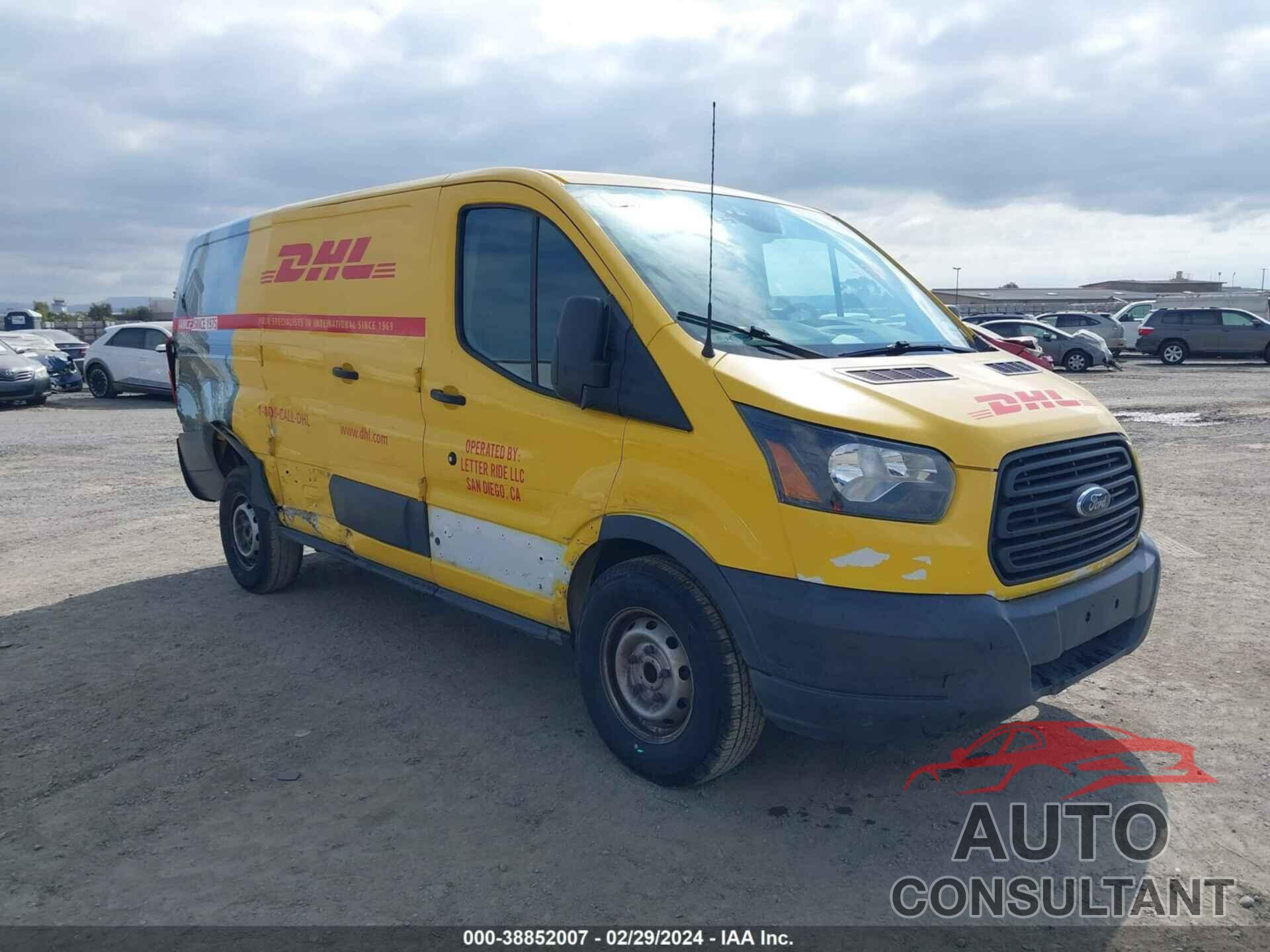 FORD TRANSIT-150 2017 - 1FTYE1ZM5HKA56600