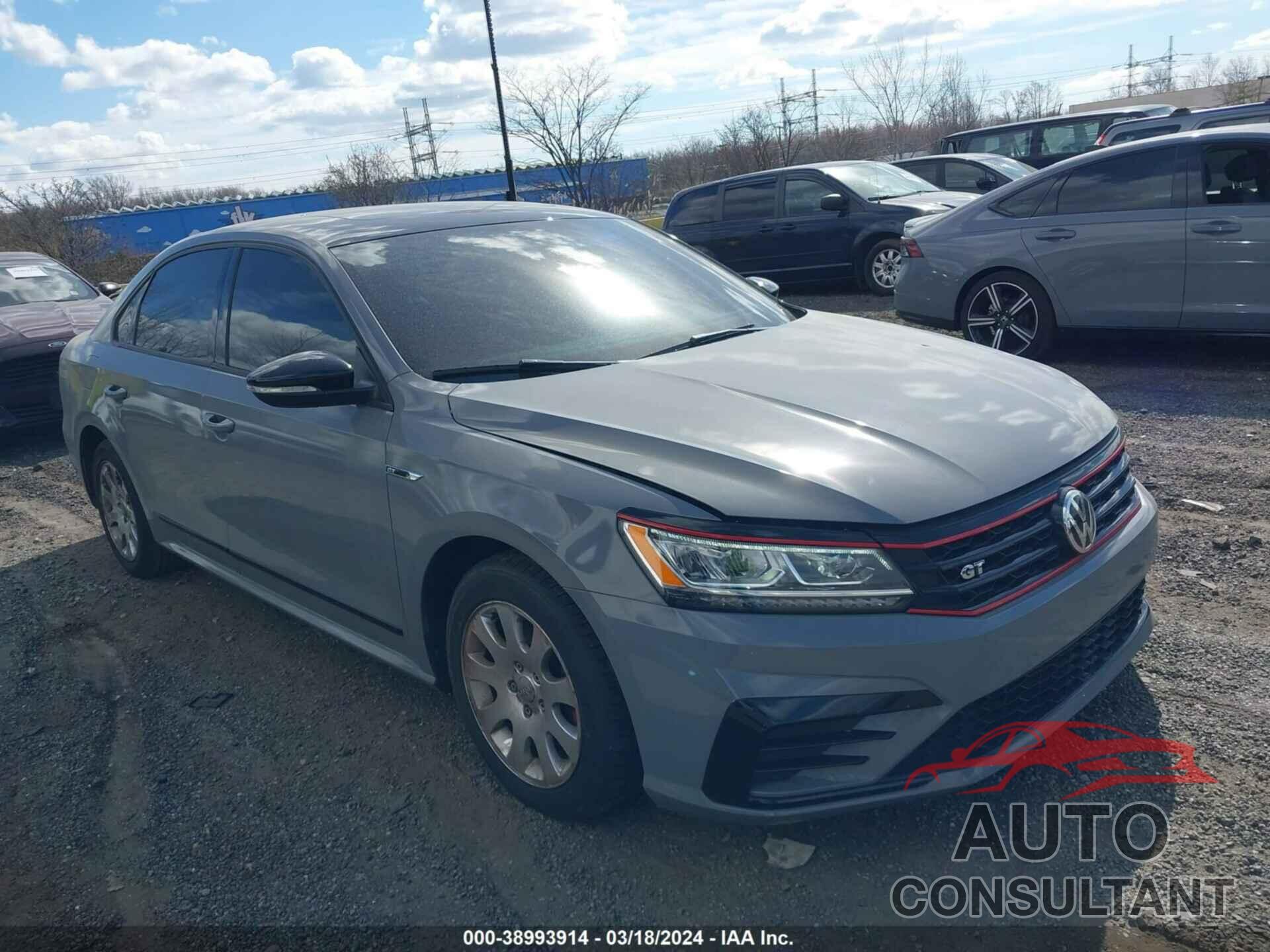 VOLKSWAGEN PASSAT 2018 - 1VWJM7A38JC033268