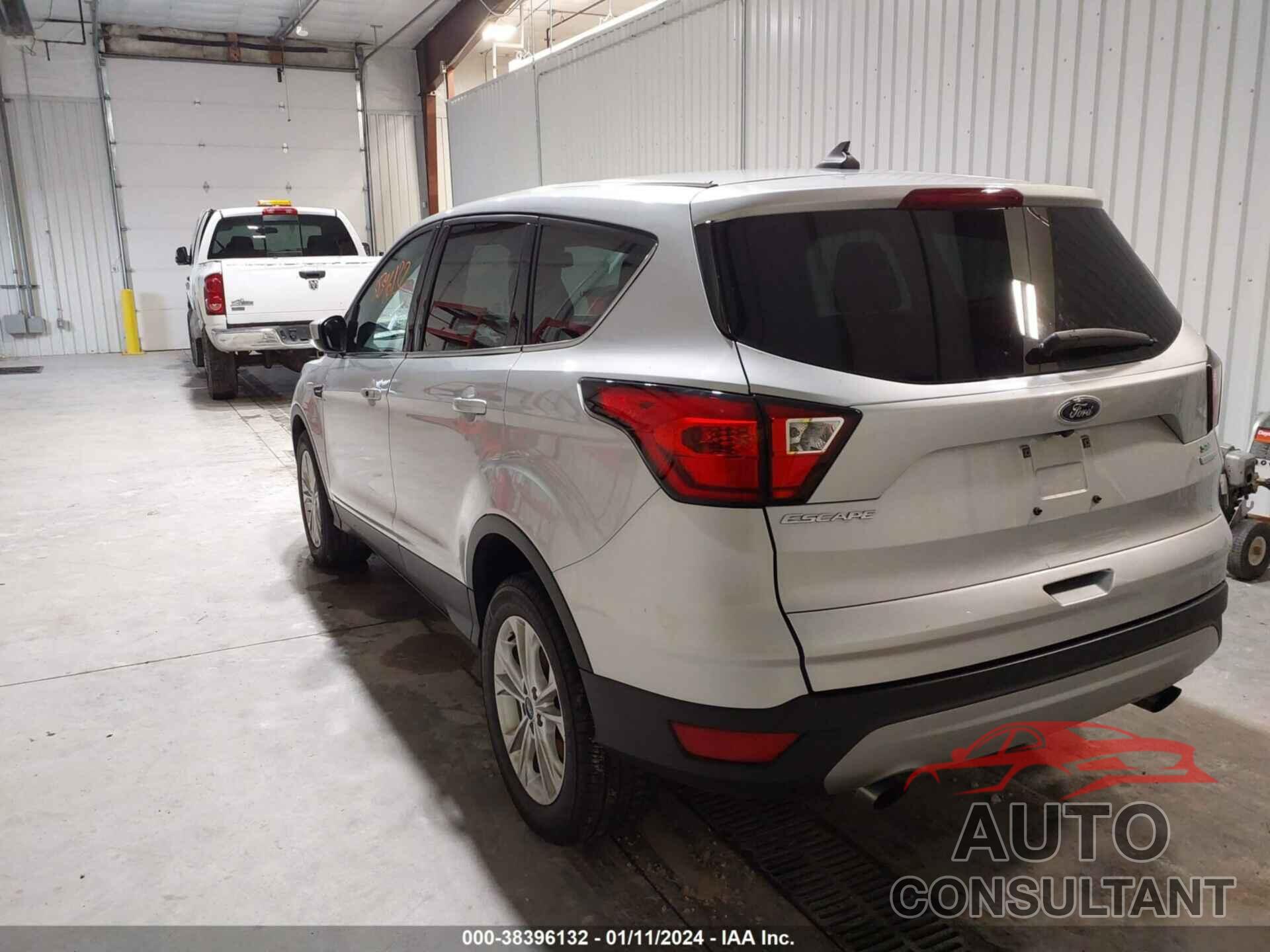 FORD ESCAPE 2019 - 1FMCU0GD6KUC36914