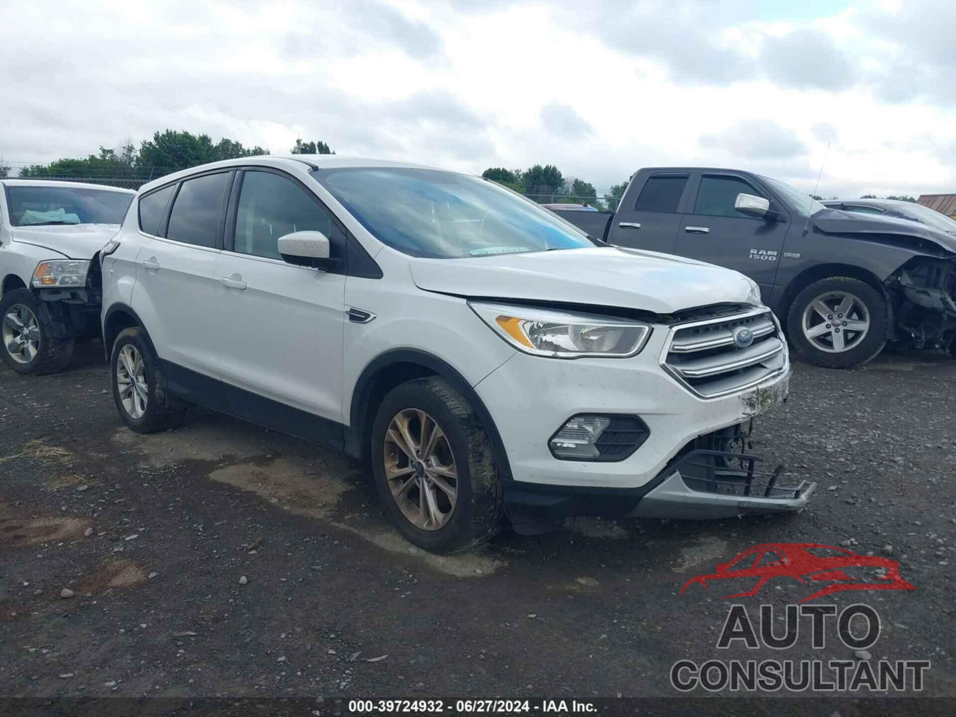 FORD ESCAPE 2017 - 1FMCU9GD8HUD95026