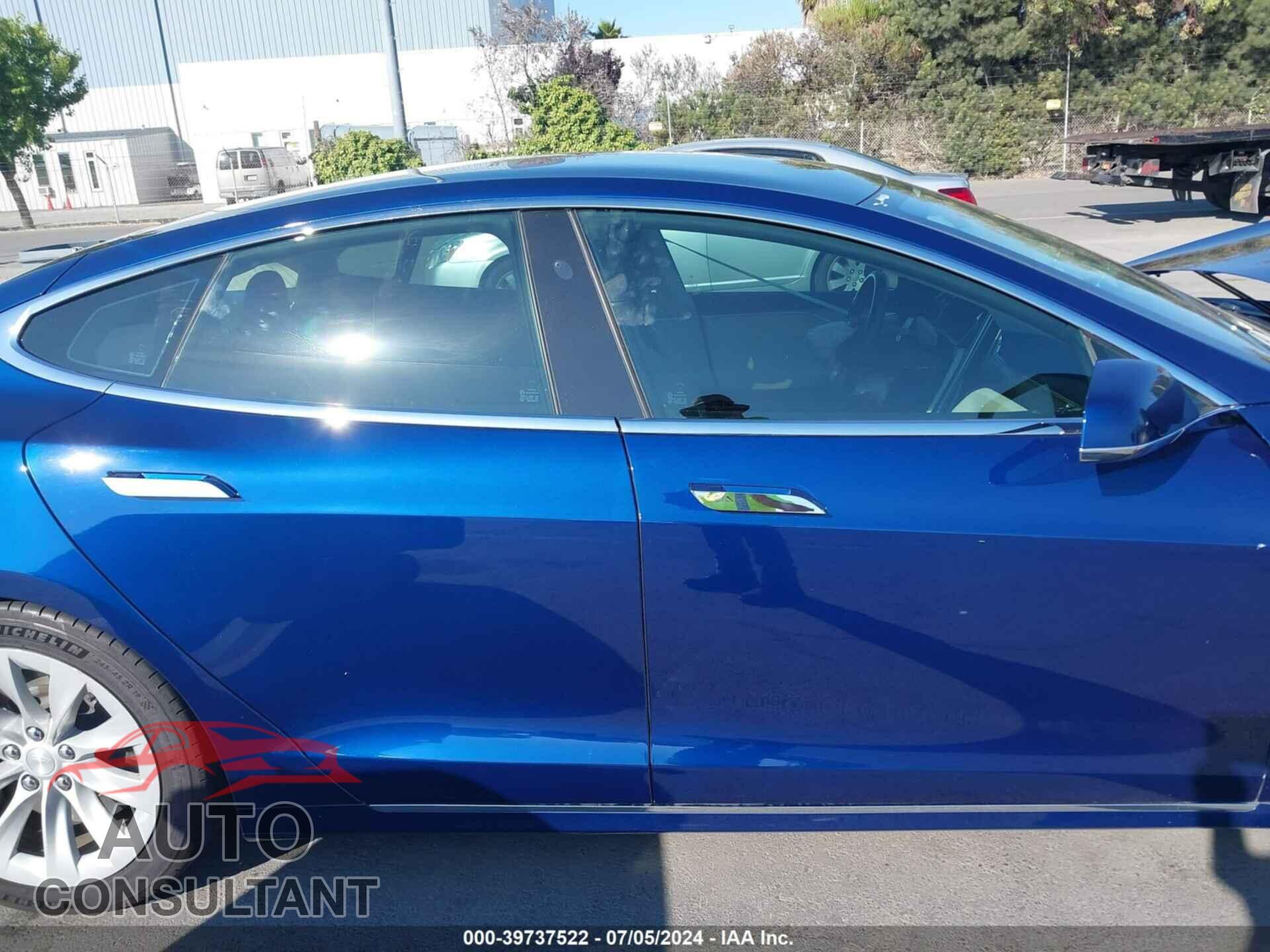 TESLA MODEL S 2018 - 5YJSA1E20JF246748