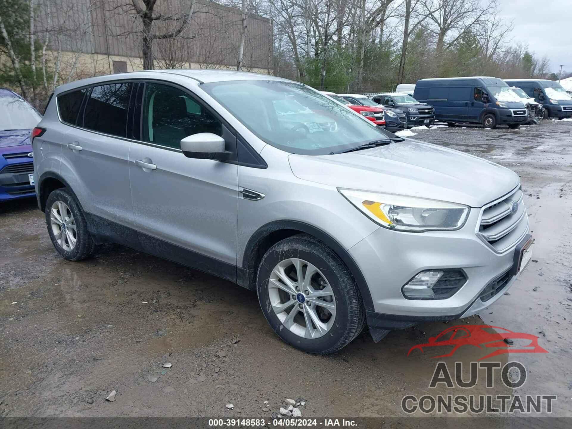 FORD ESCAPE 2017 - 1FMCU9GD8HUC29055