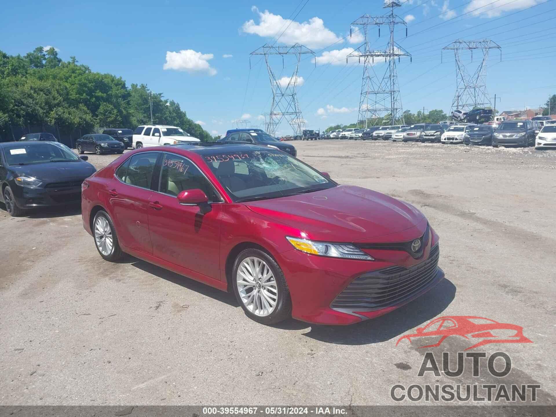 TOYOTA CAMRY 2018 - 4T1B11HK4JU532732