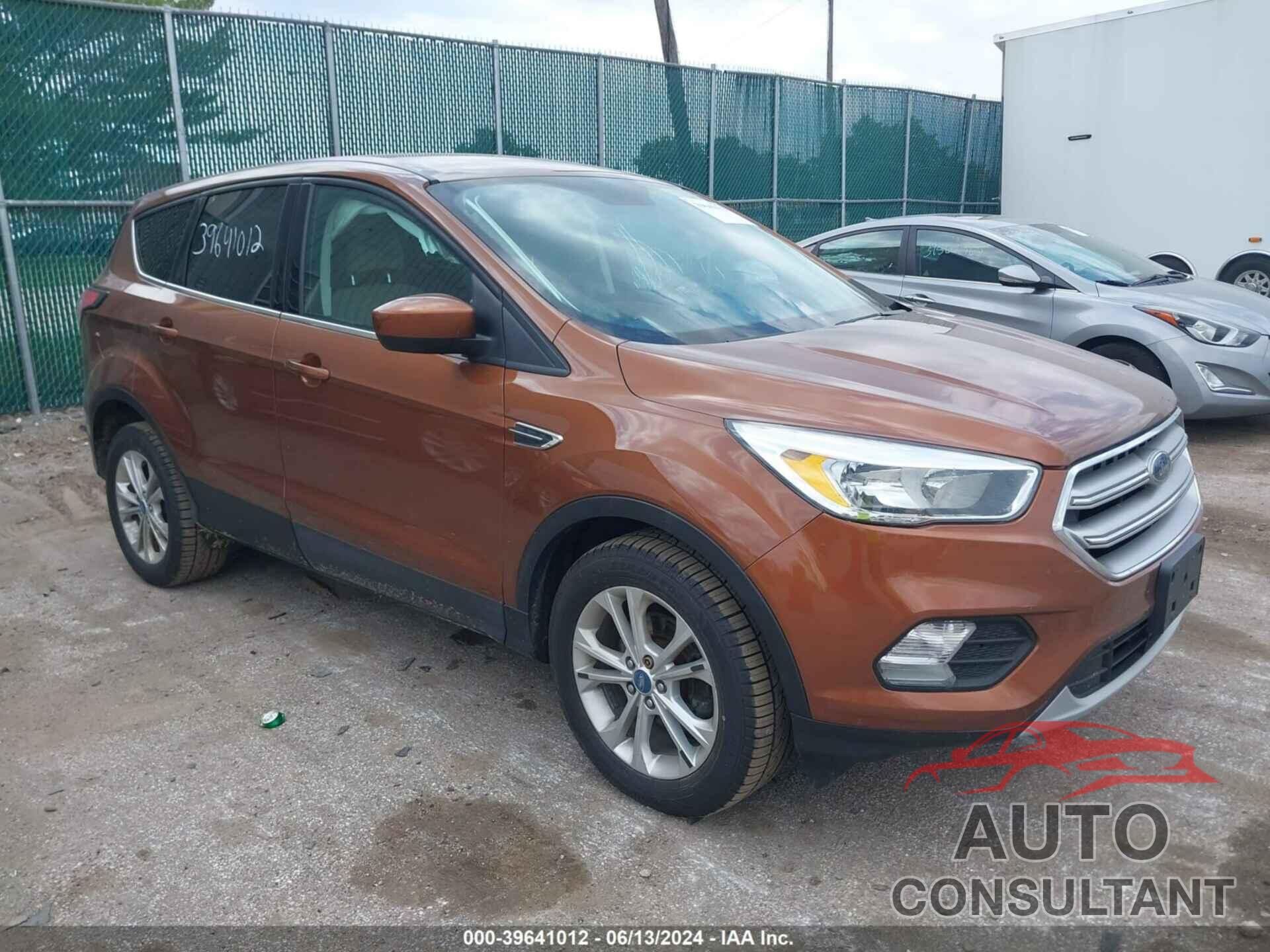 FORD ESCAPE 2017 - 1FMCU0GD6HUA52629