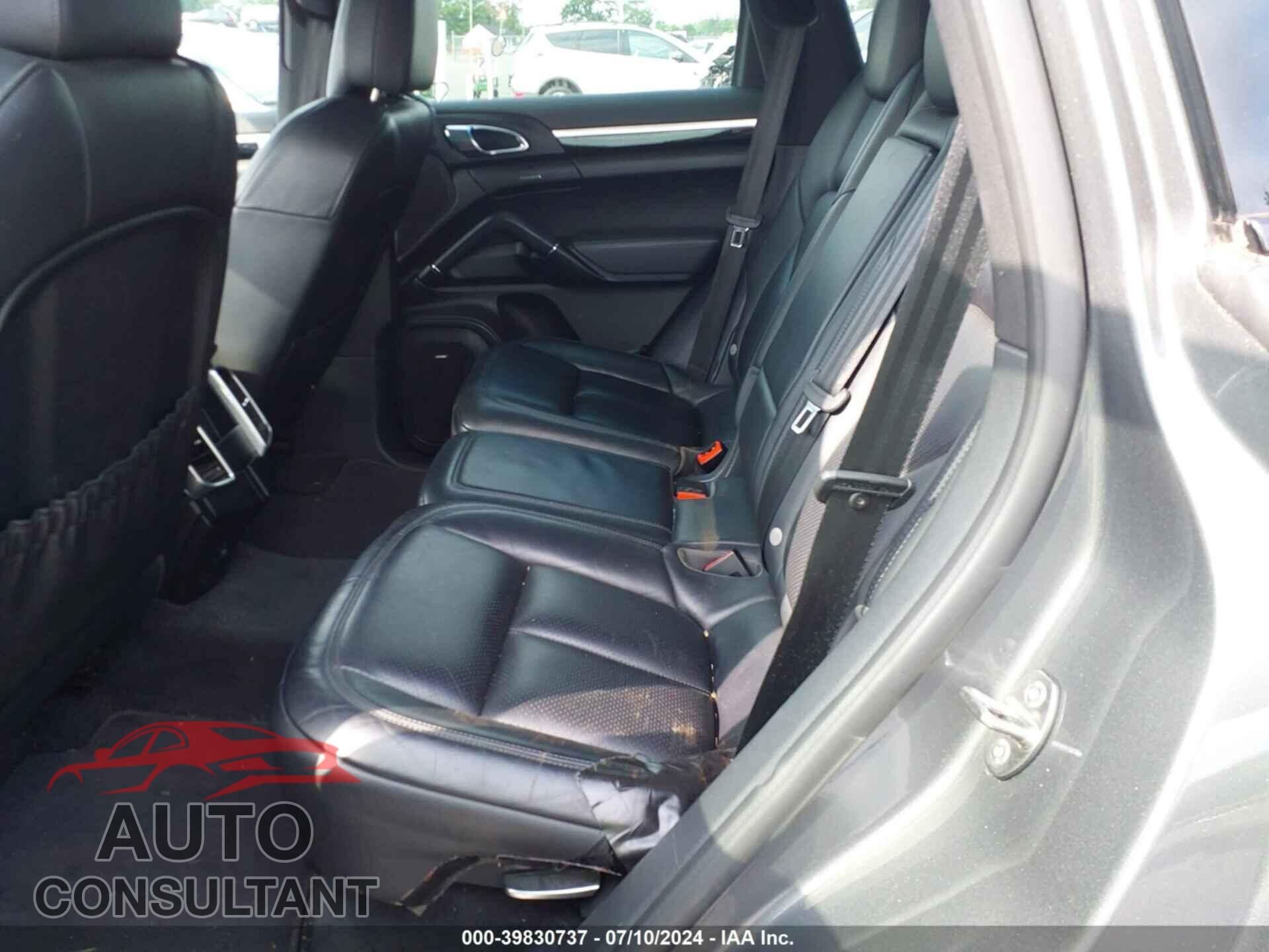 PORSCHE CAYENNE 2016 - WP1AB2A23GLA92657