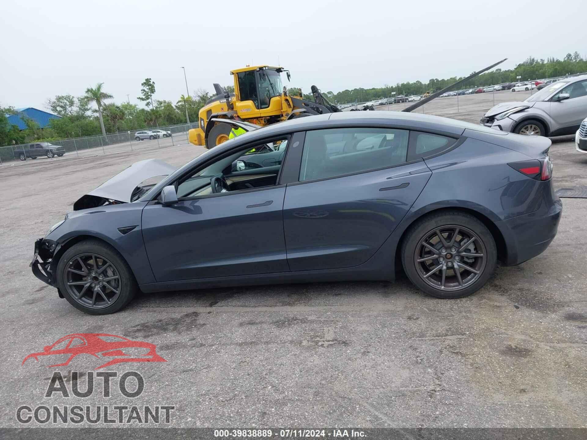 TESLA MODEL 3 2021 - 5YJ3E1EA4MF043818