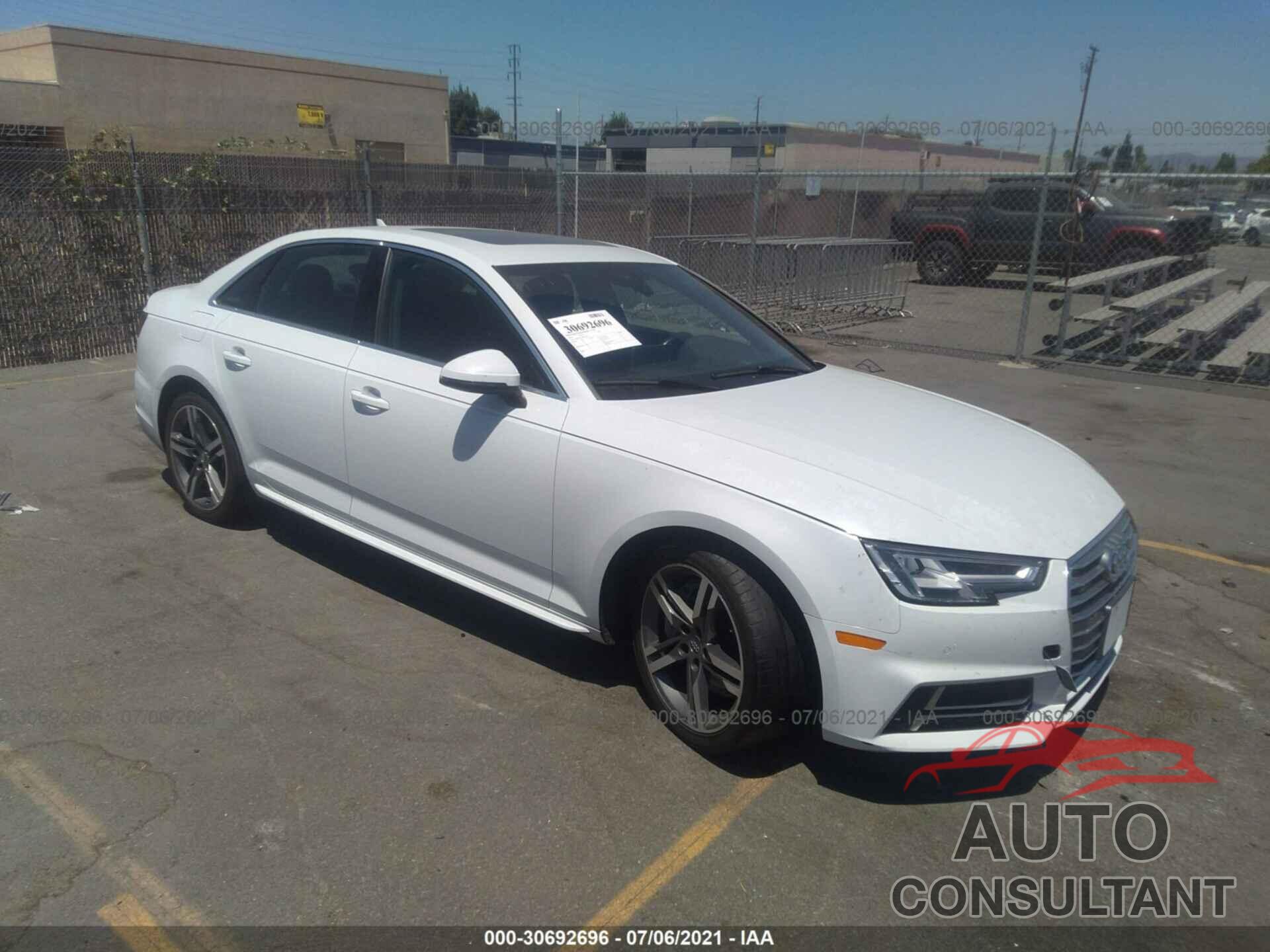 AUDI A4 2018 - WAUENAF47JN001851