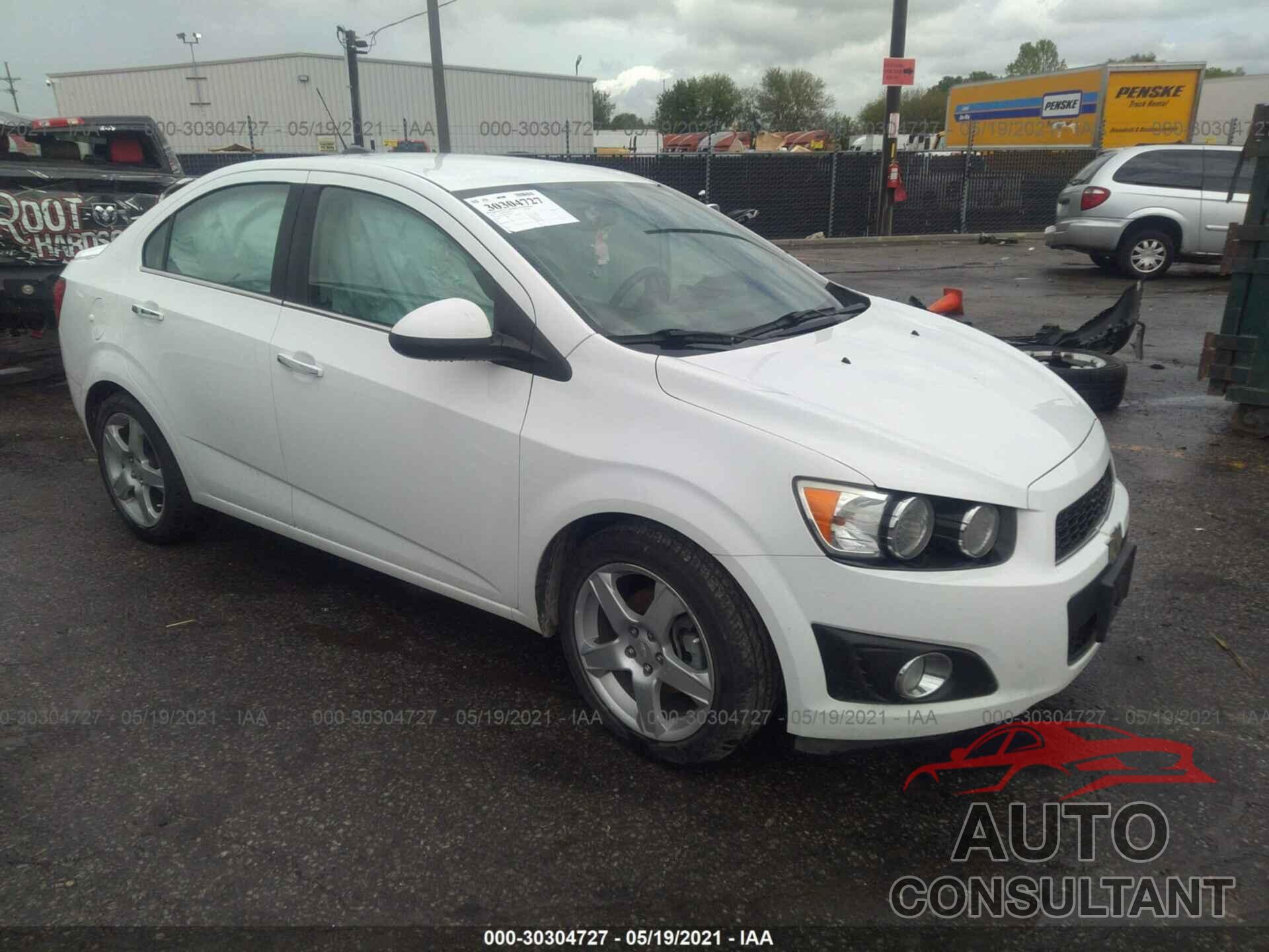 CHEVROLET SONIC 2015 - 1G1JE5SB4F4145795