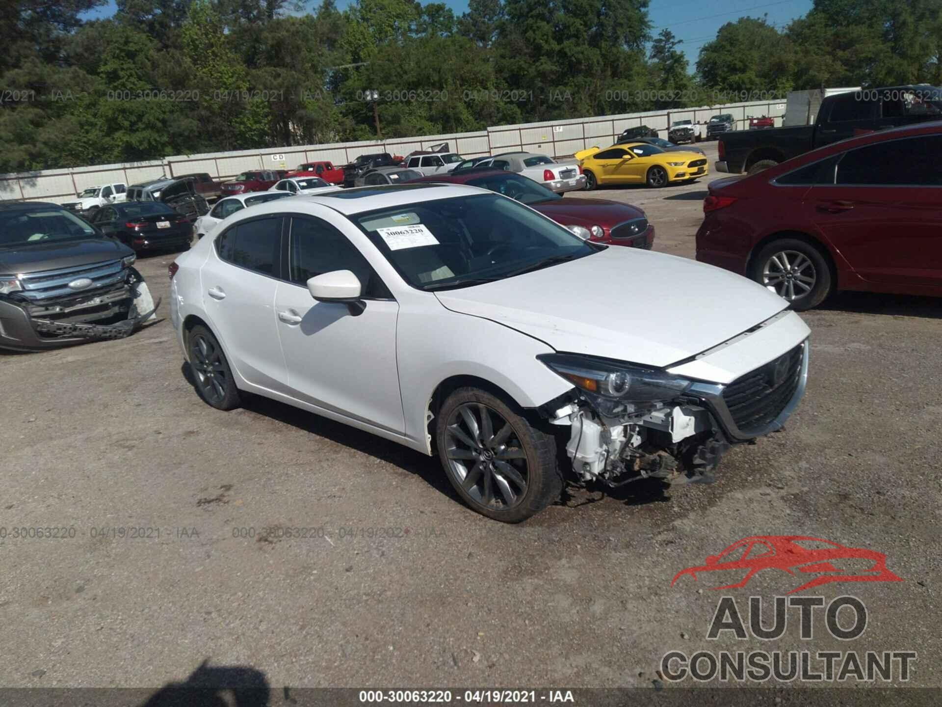 MAZDA MAZDA3 4-DOOR 2018 - 3MZBN1W37JM165265