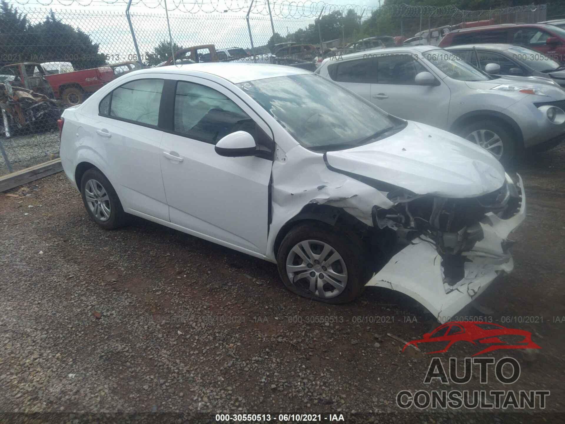CHEVROLET SONIC 2017 - 1G1JB5SHXH4102207