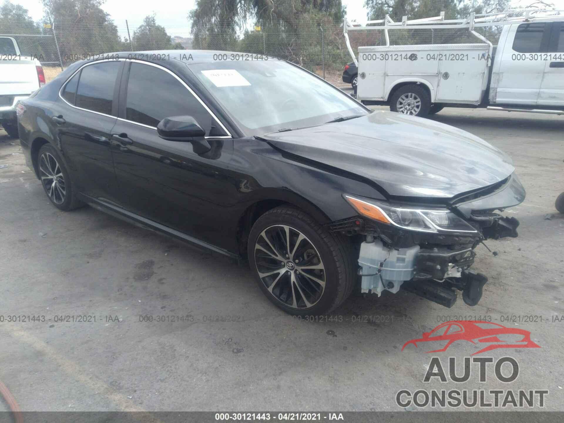 TOYOTA CAMRY 2018 - 4T1B11HK1JU614448