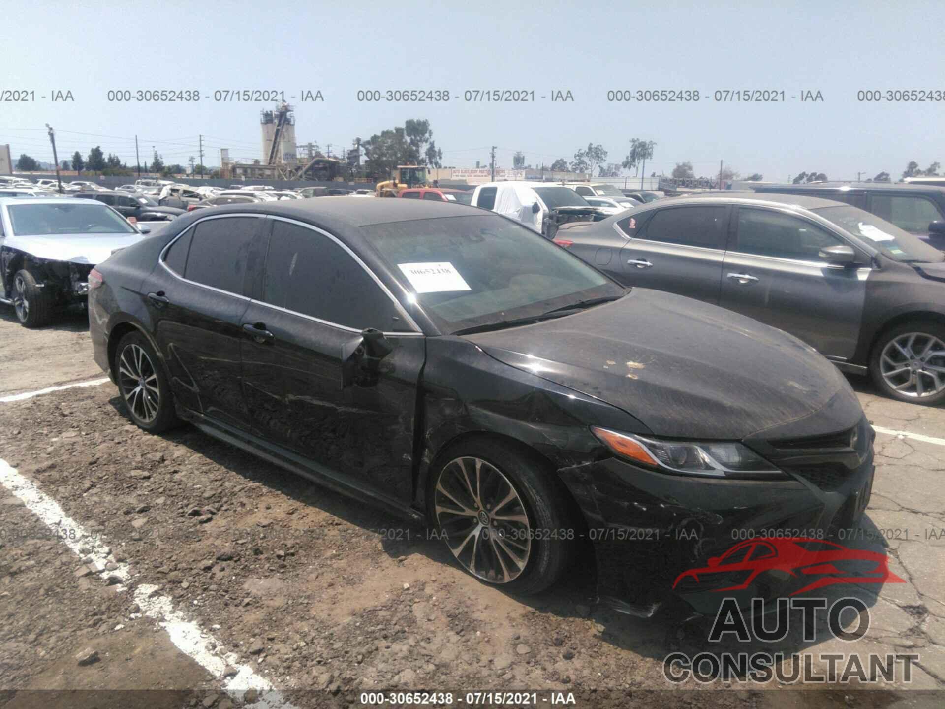 TOYOTA CAMRY 2018 - 4T1B11HK7JU618309