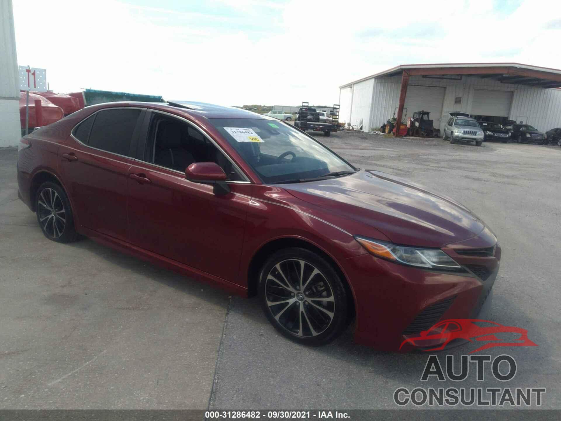 TOYOTA CAMRY 2018 - 4T1B11HKXJU660361