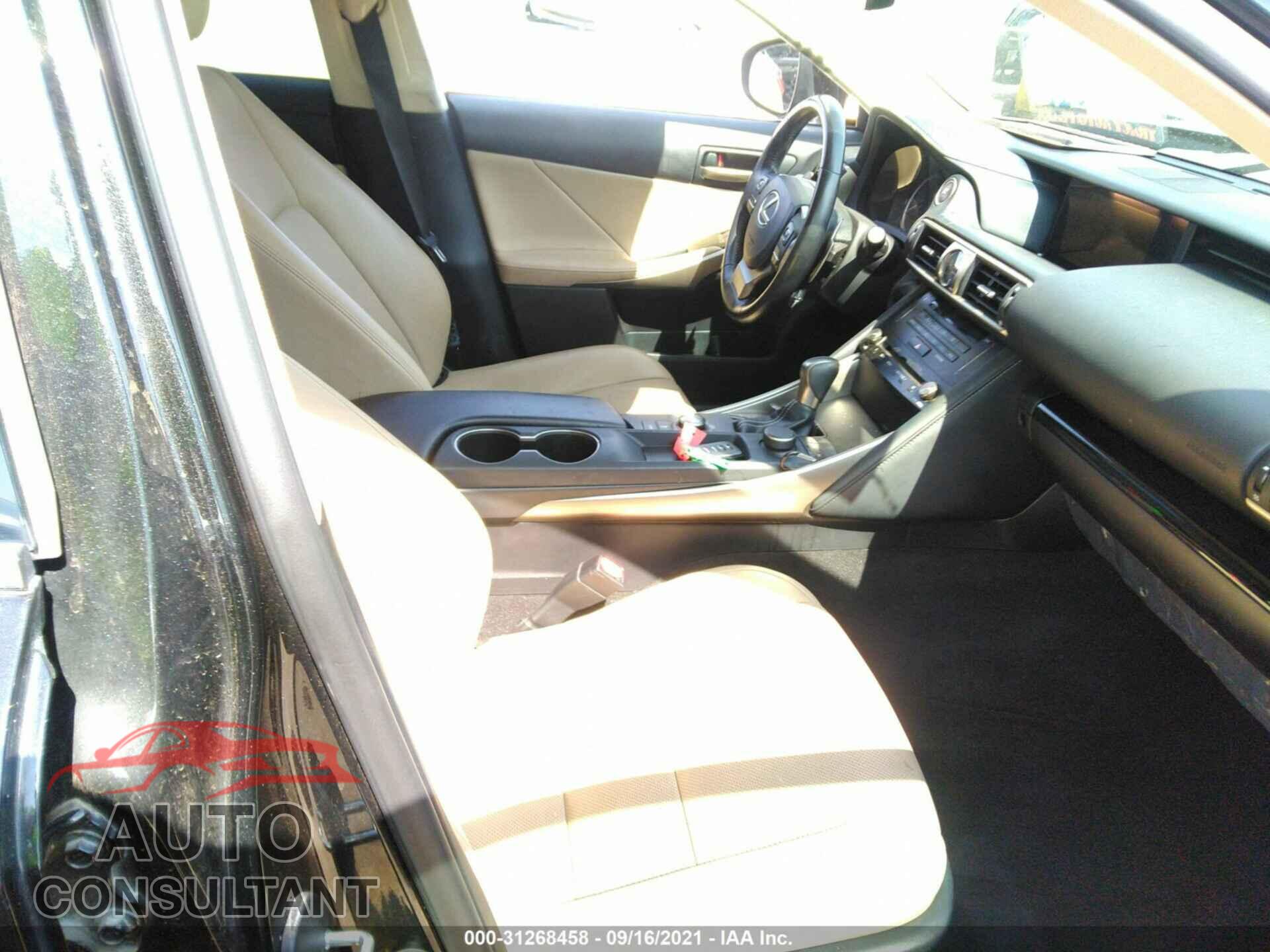LEXUS IS 2017 - JTHBA1D22H5050211