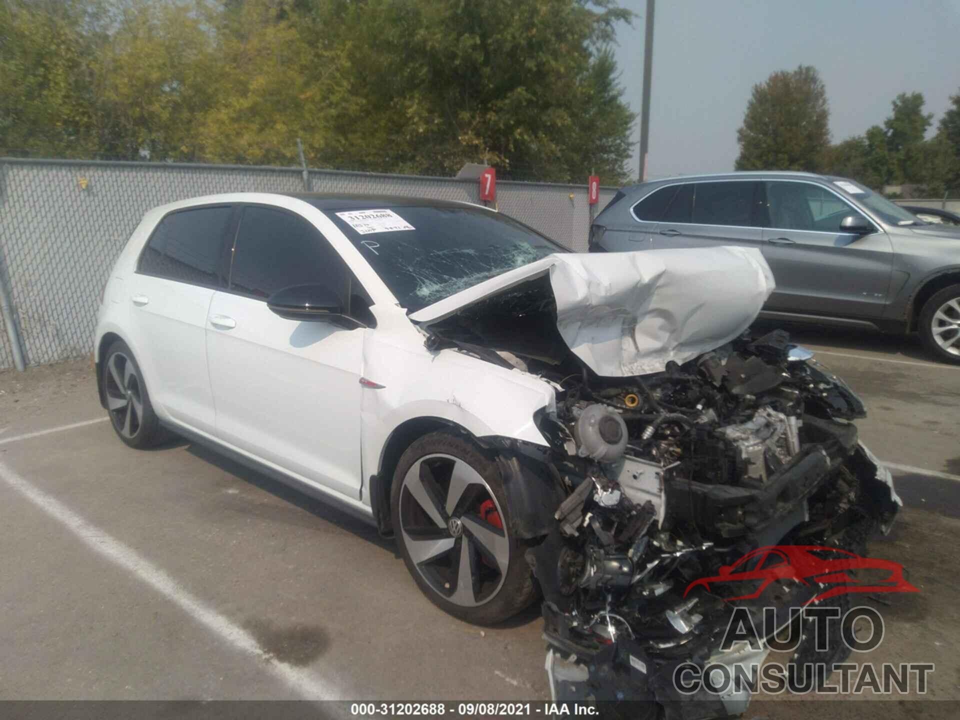VOLKSWAGEN GOLF GTI 2019 - 3VW5T7AU9KM023491