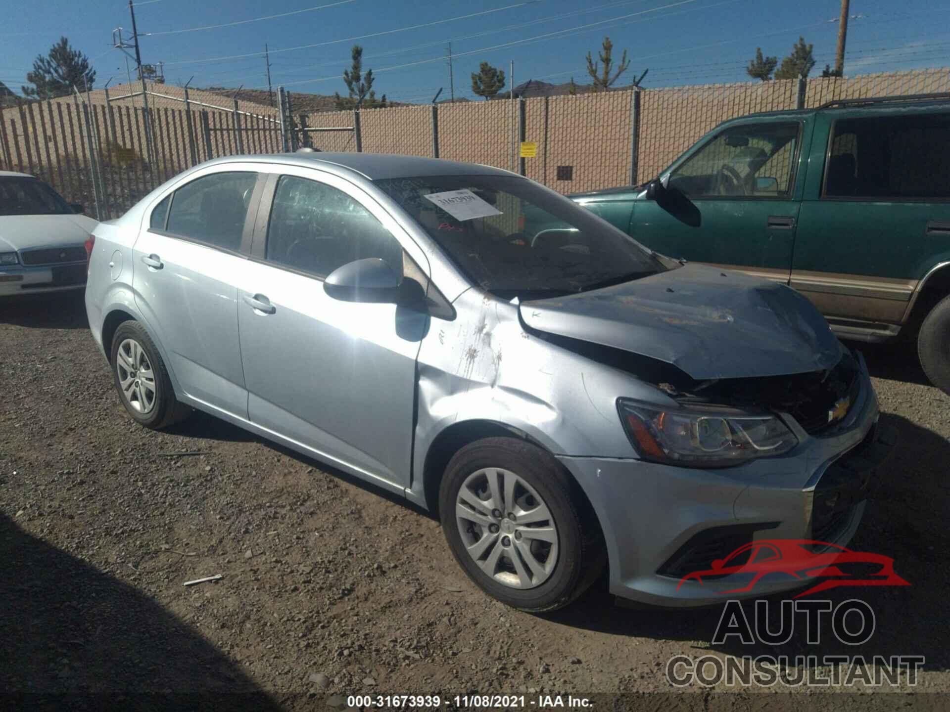 CHEVROLET SONIC 2017 - 1G1JA5SH8H4146872