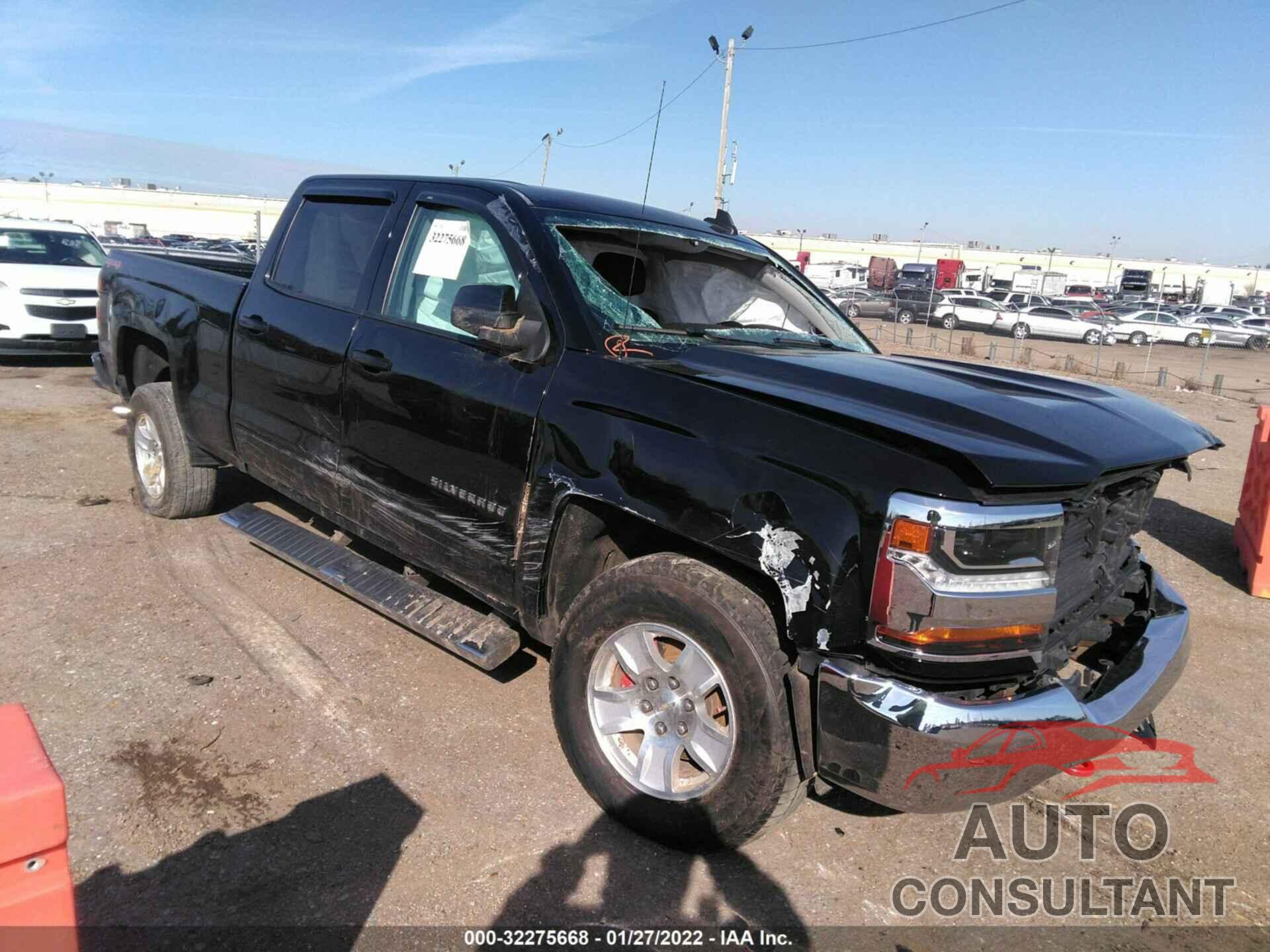 CHEVROLET SILVERADO 1500 2017 - 1GCUKREC2HF208232