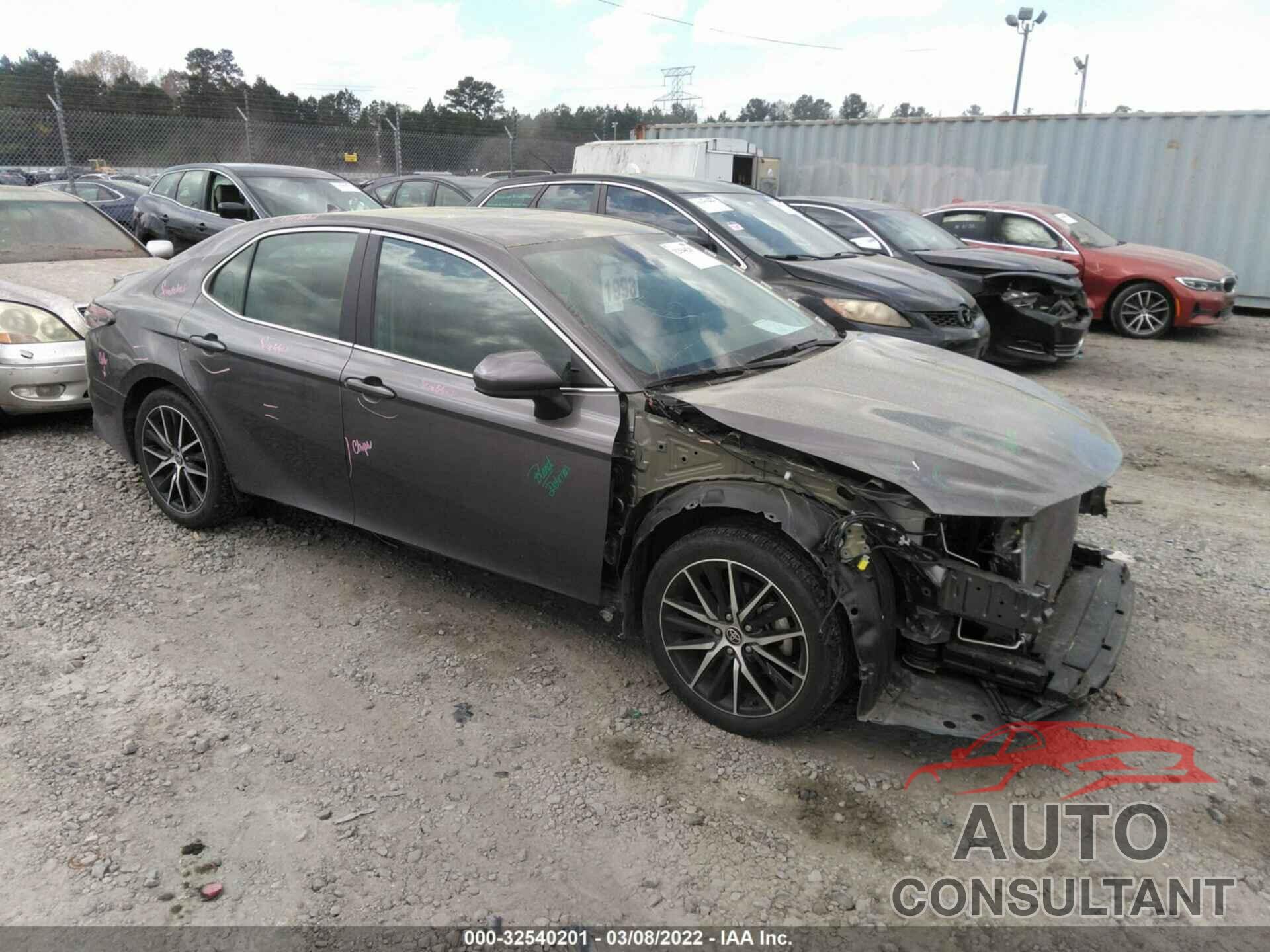 TOYOTA CAMRY 2021 - 4T1G11AK4MU527471