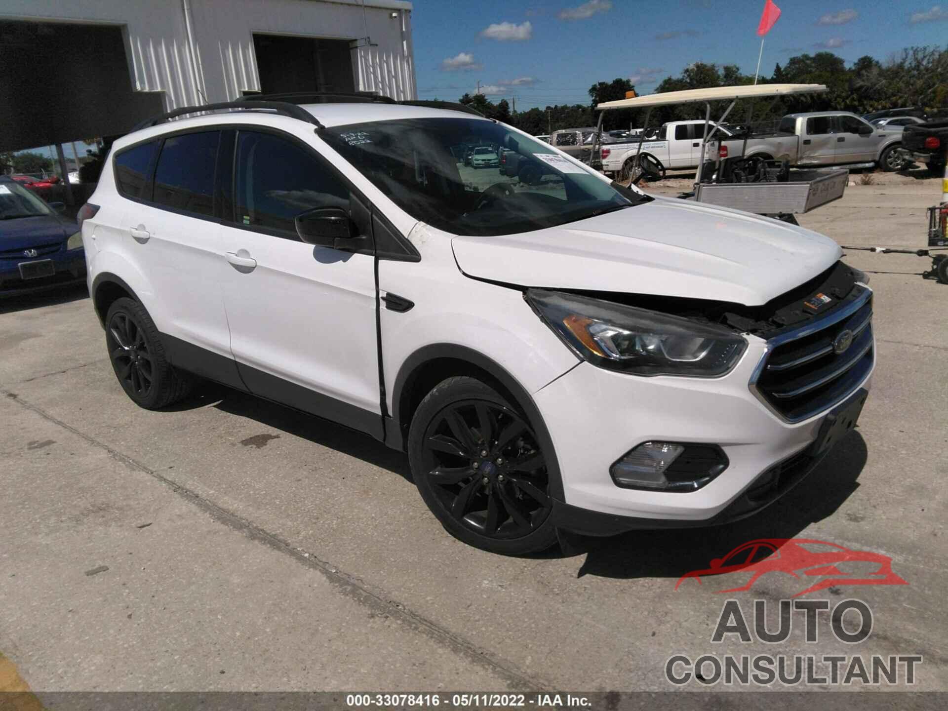 FORD ESCAPE 2017 - 1FMCU0G9XHUA68022