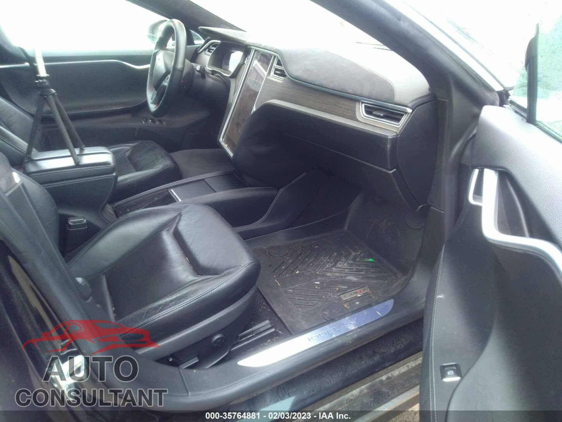 TESLA MODEL S 2015 - 5YJSA1H27FF092784