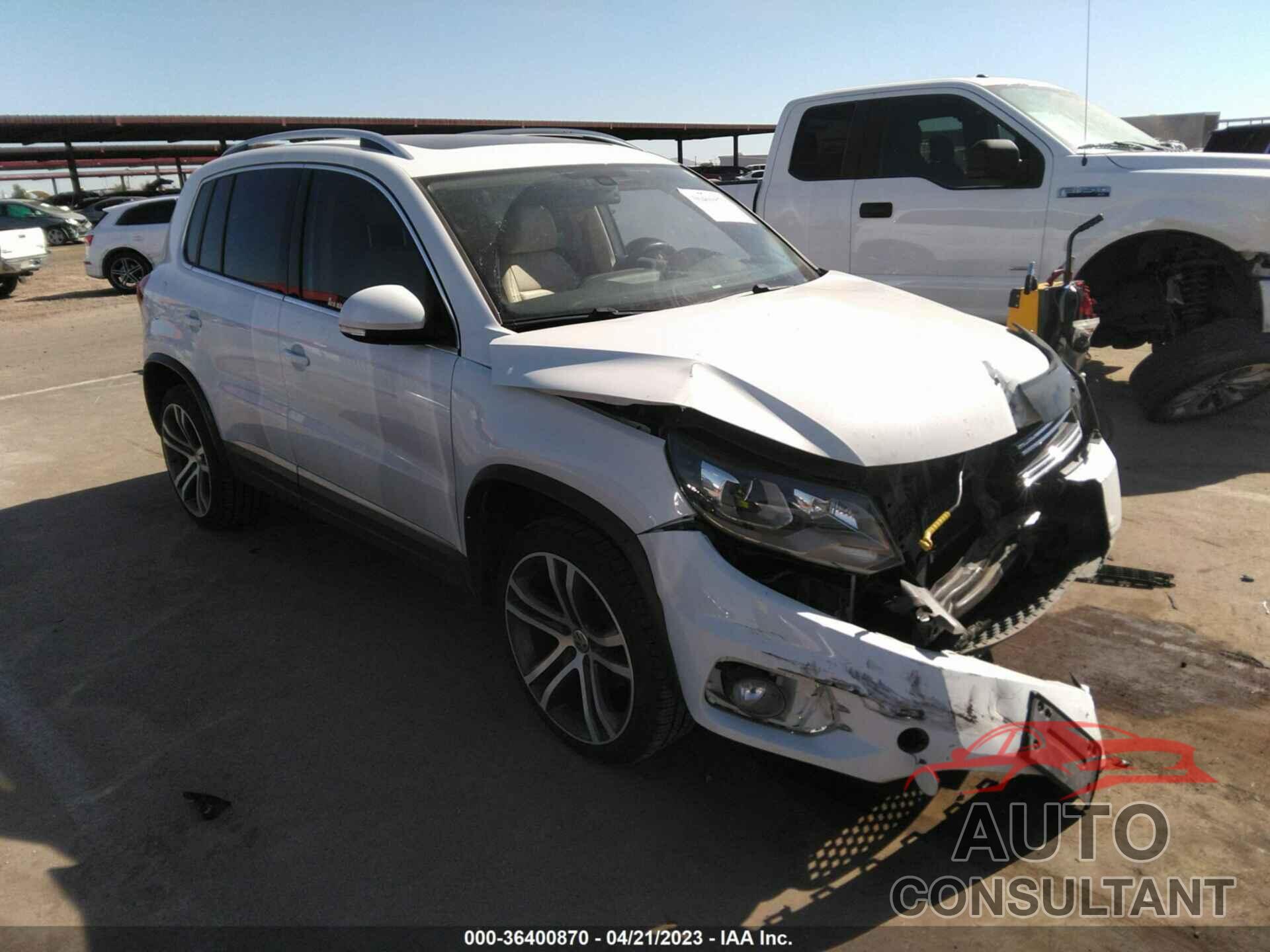 VOLKSWAGEN TIGUAN 2017 - WVGVV7AX7HK020852