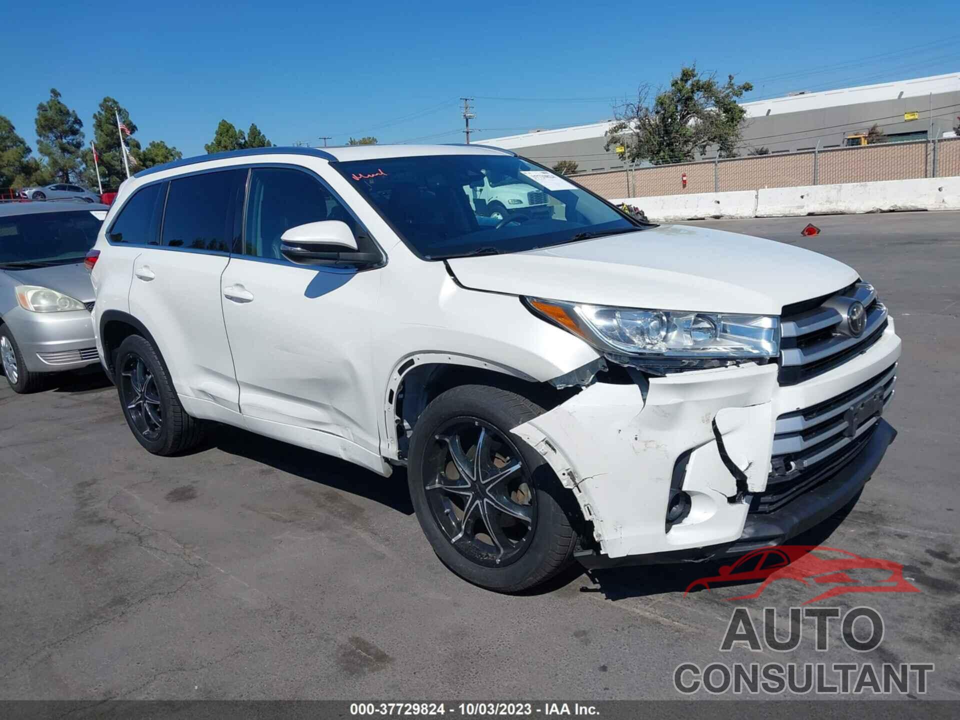 TOYOTA HIGHLANDER 2018 - 5TDKZRFH5JS529278