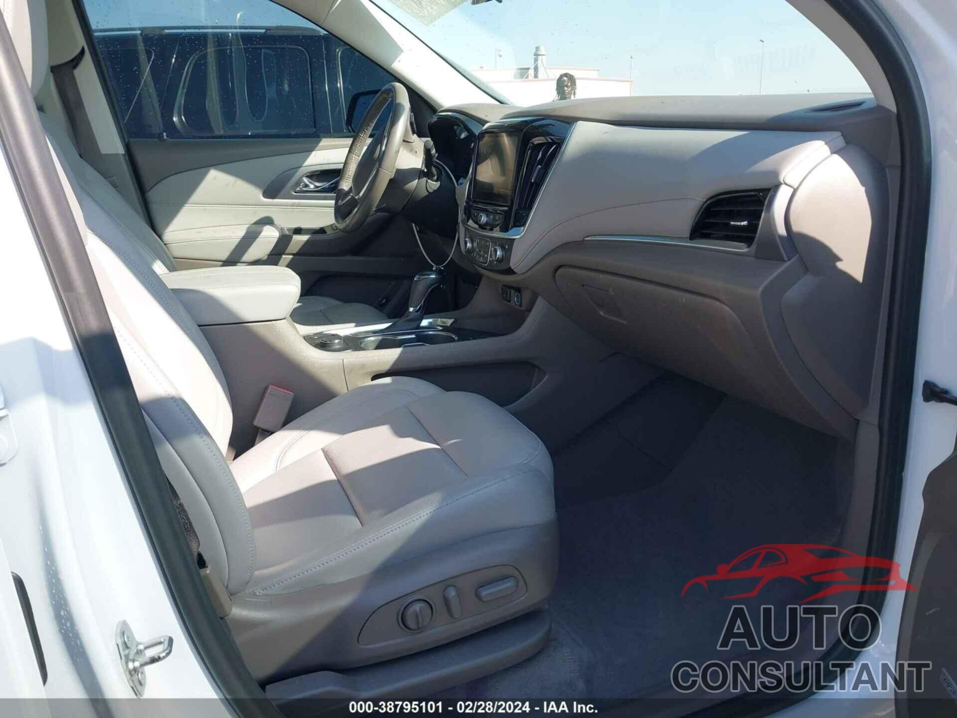 CHEVROLET TRAVERSE 2019 - 1GNEVKKW8KJ267363