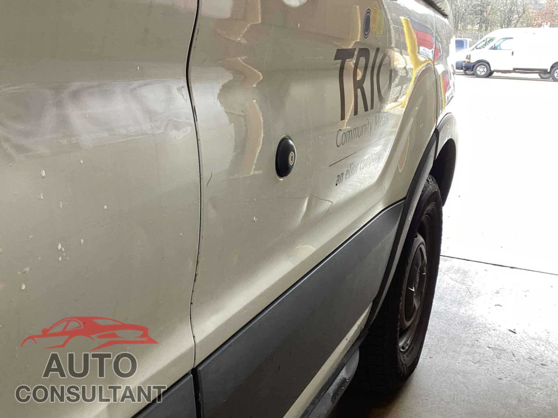 FORD TRANSIT 2017 - 1FTYR2CM4HKA15846