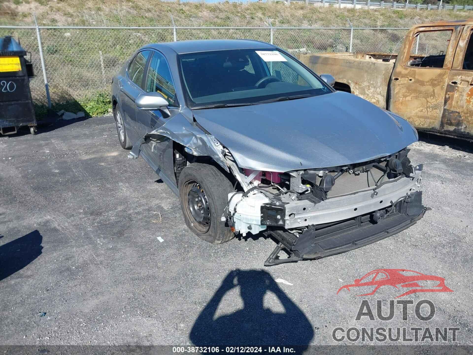TOYOTA CAMRY 2022 - 4T1C31AK1NU571017