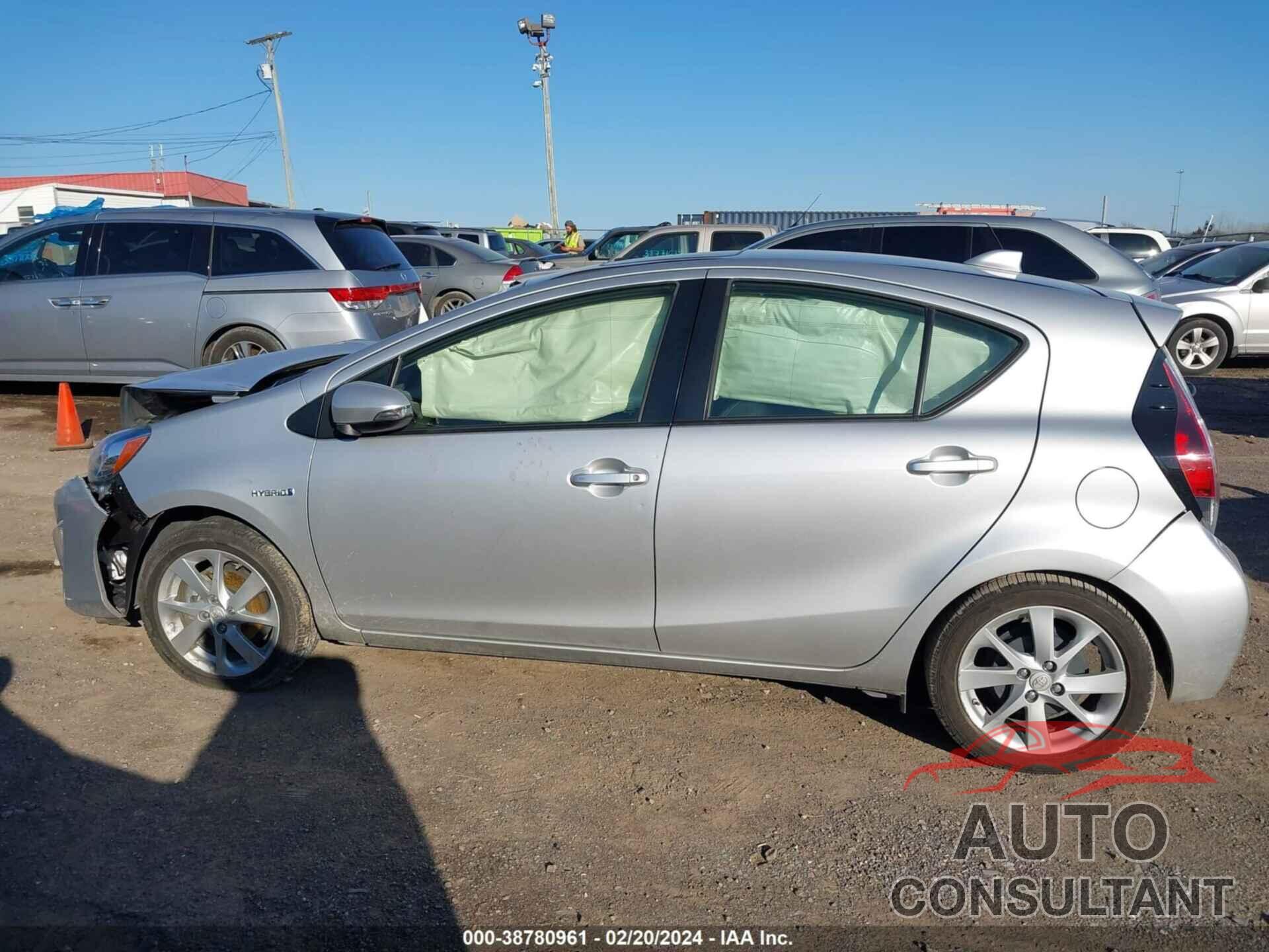 TOYOTA PRIUS C 2016 - JTDKDTB30G1137515