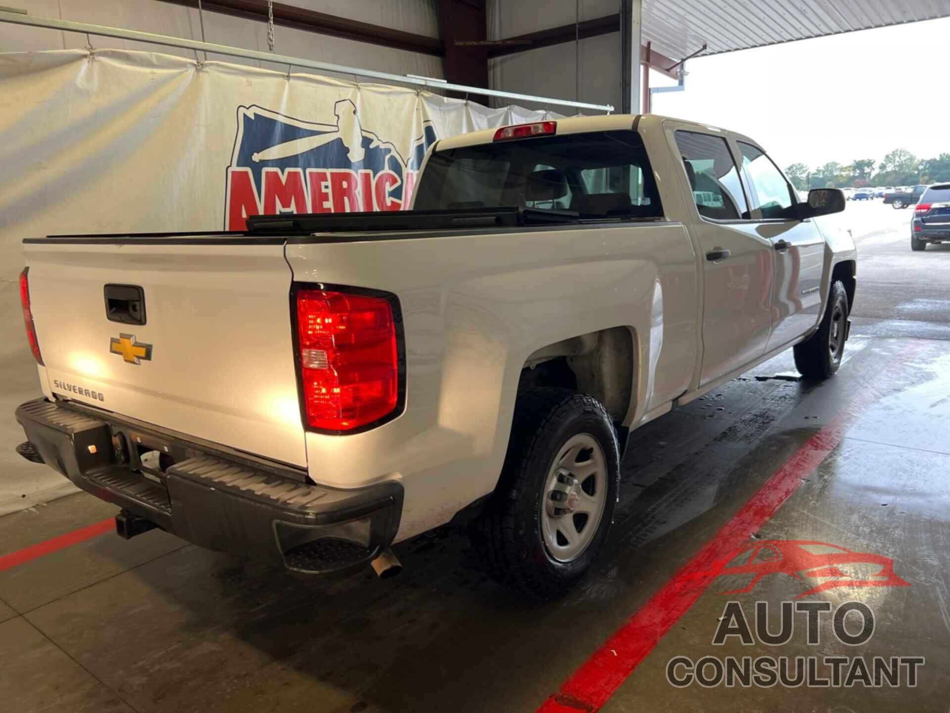 CHEVROLET SILVERADO 1500 2018 - 1GCPCNEC4JF125944