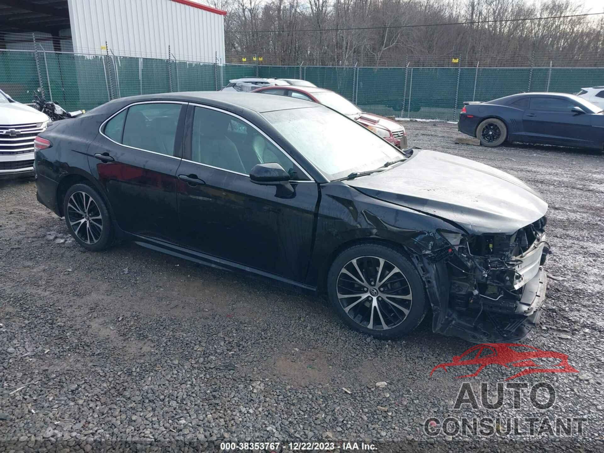 TOYOTA CAMRY 2018 - 4T1B11HK9JU592070
