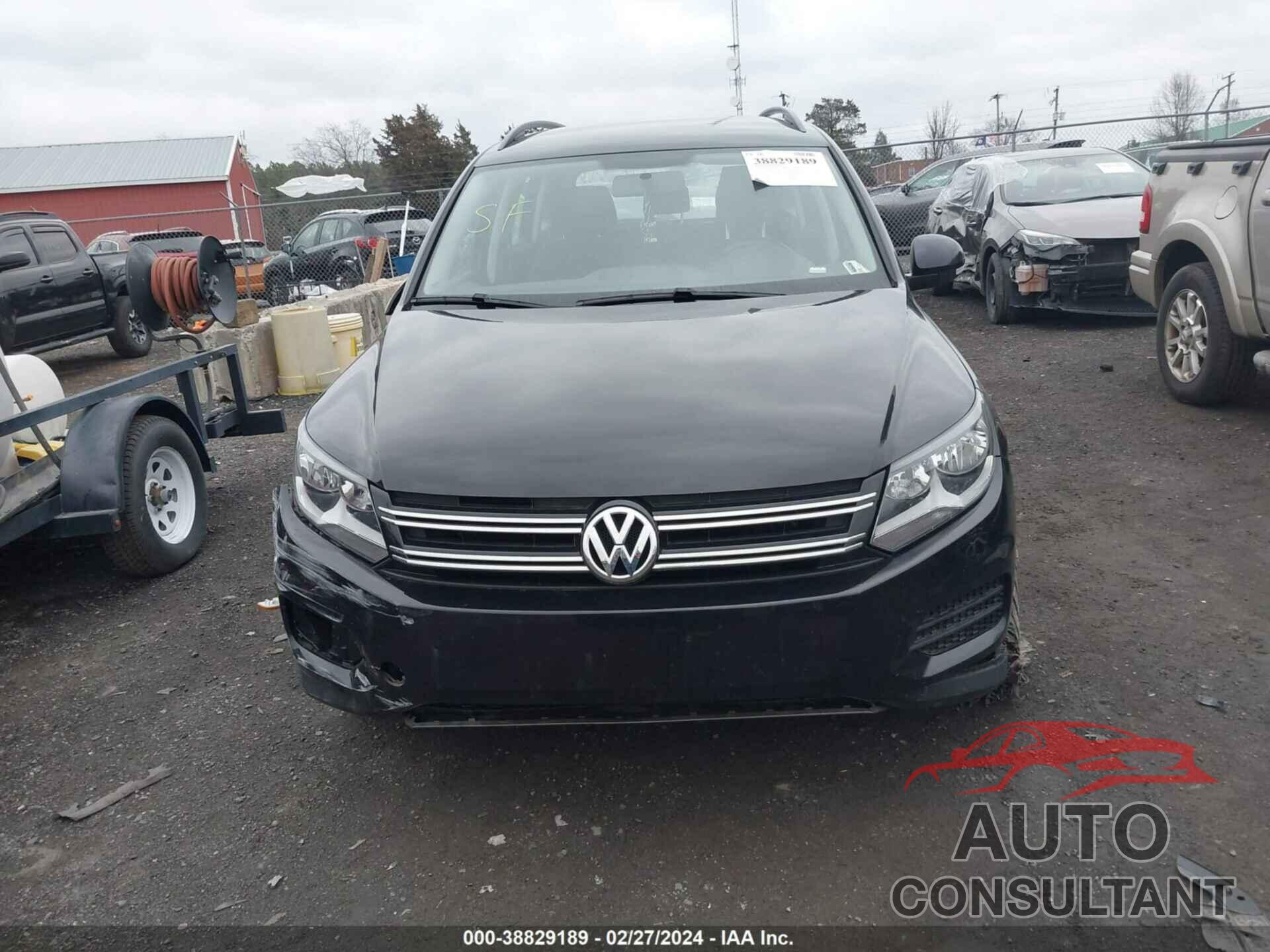 VOLKSWAGEN TIGUAN LIMITED 2018 - WVGBV7AXXJK005867