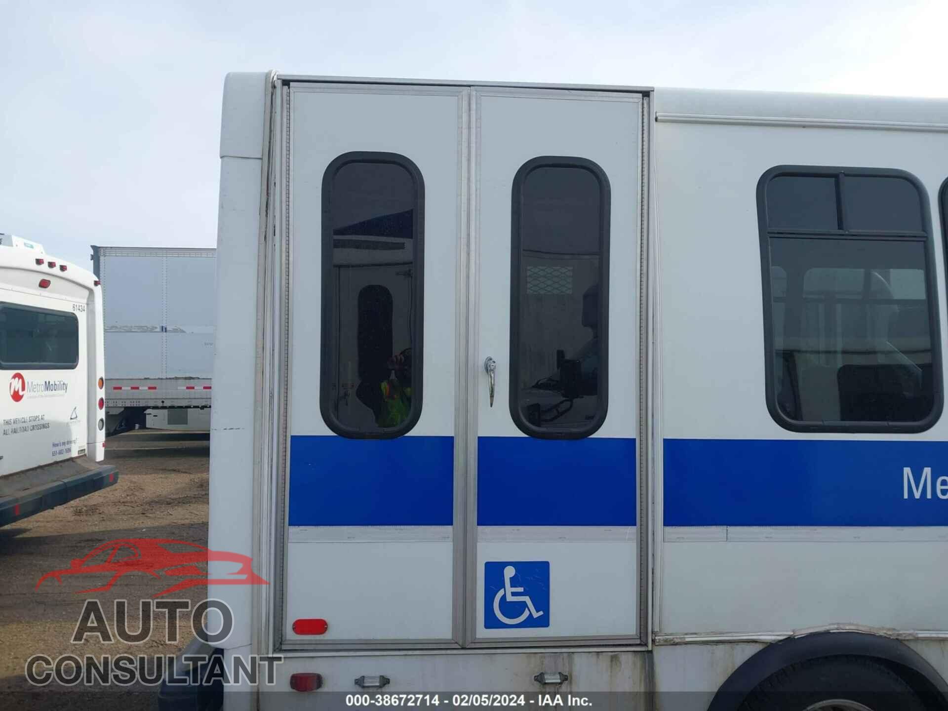FORD E-450 CUTAWAY 2016 - 1FDFE4FS5GDC50327