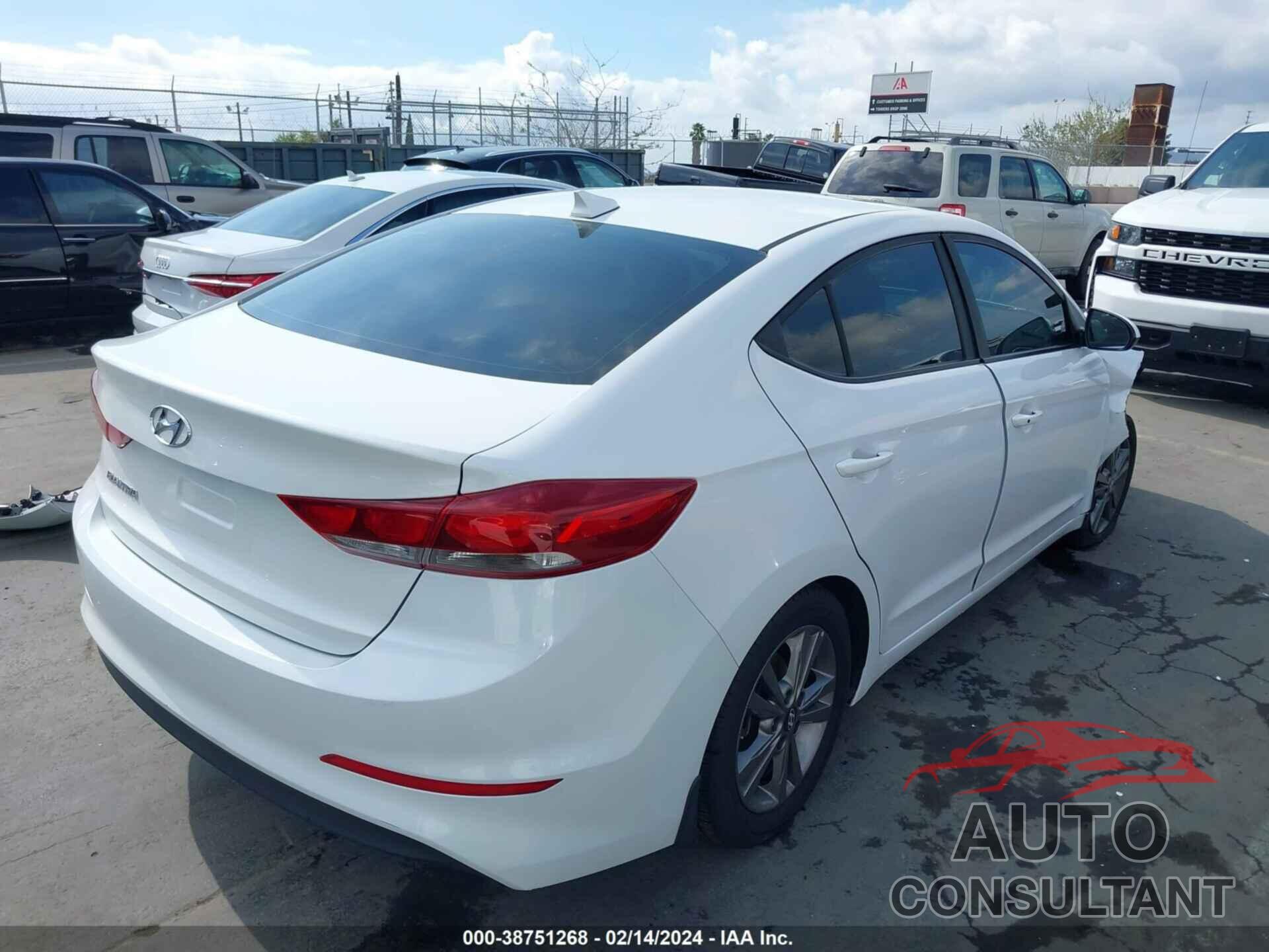 HYUNDAI ELANTRA 2018 - 5NPD84LF1JH333992