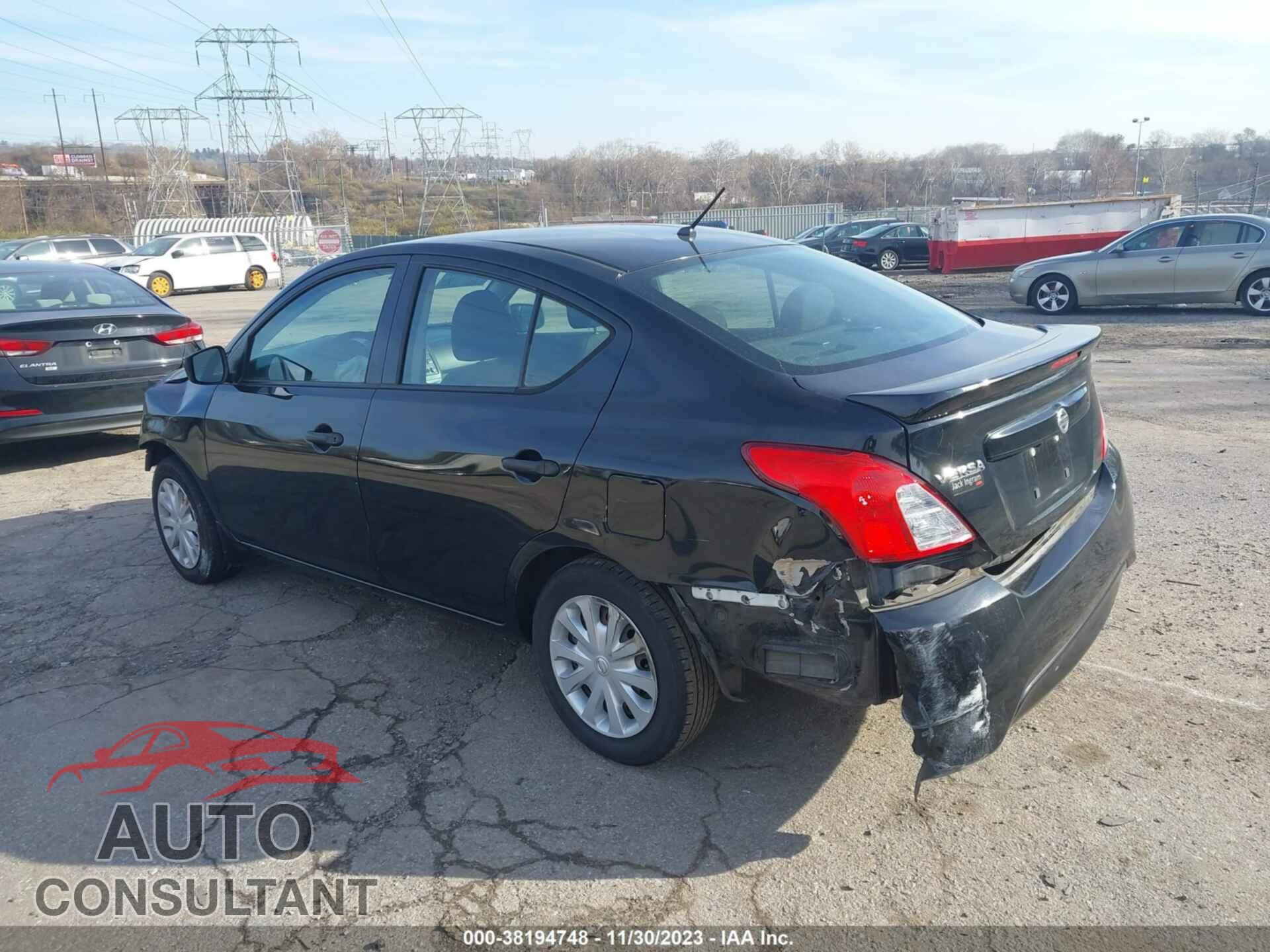 NISSAN VERSA 2018 - 3N1CN7AP3JL809048