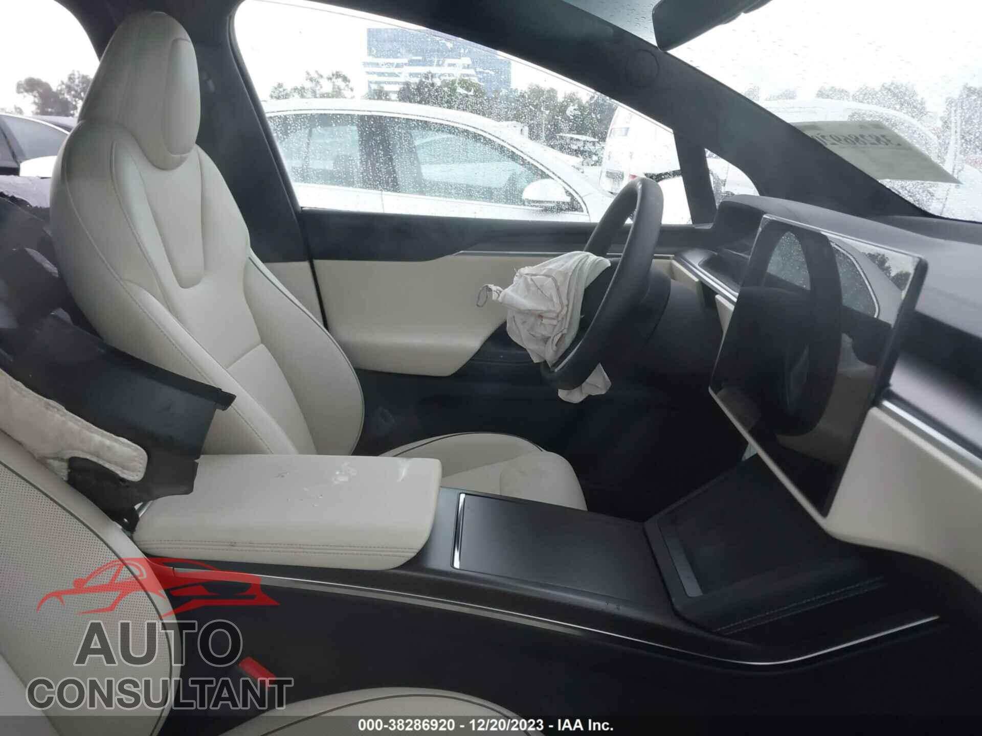 TESLA MODEL X 2023 - 7SAXCBE64PF408823