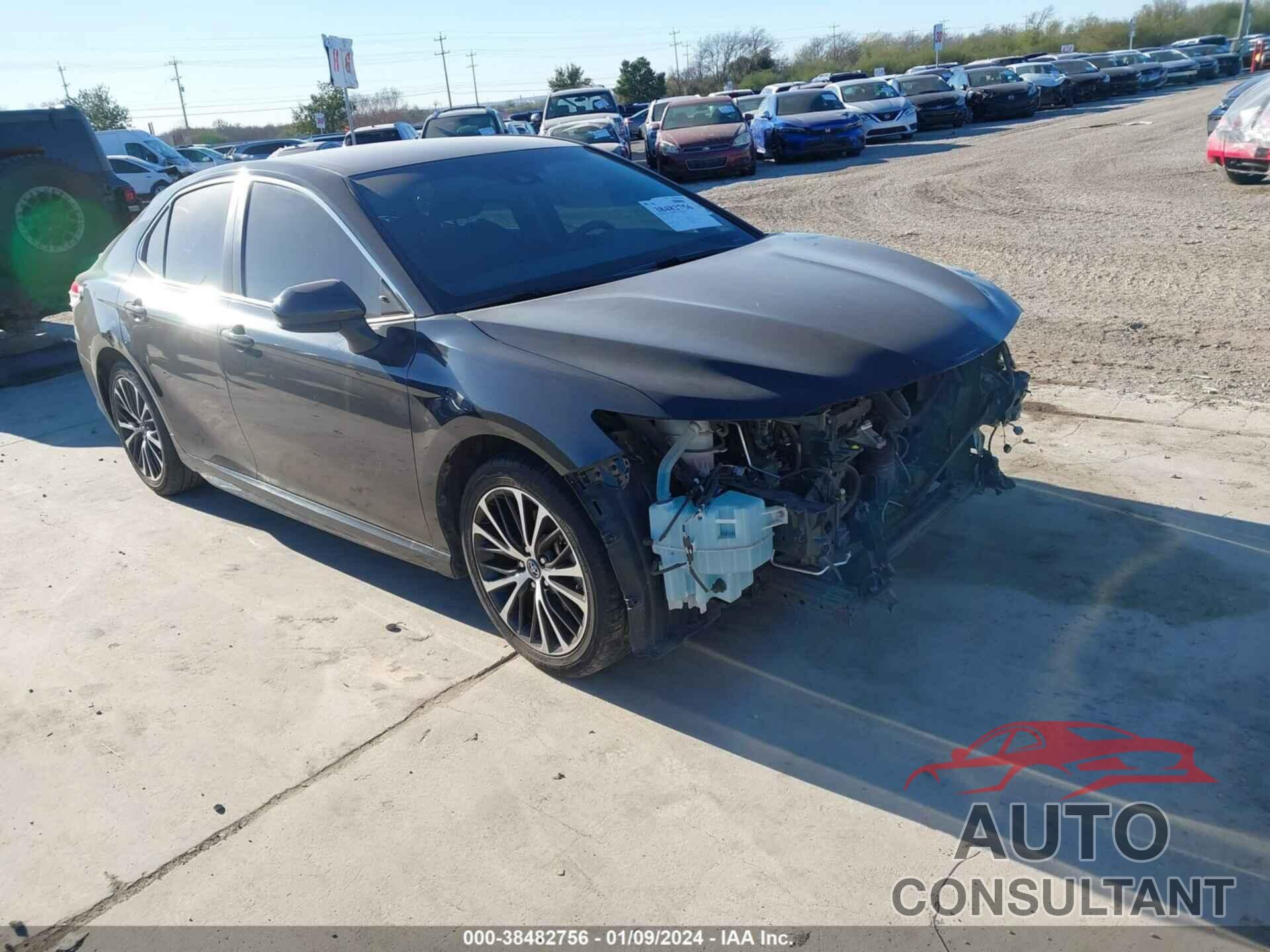 TOYOTA CAMRY 2018 - 4T1B11HK6JU638762