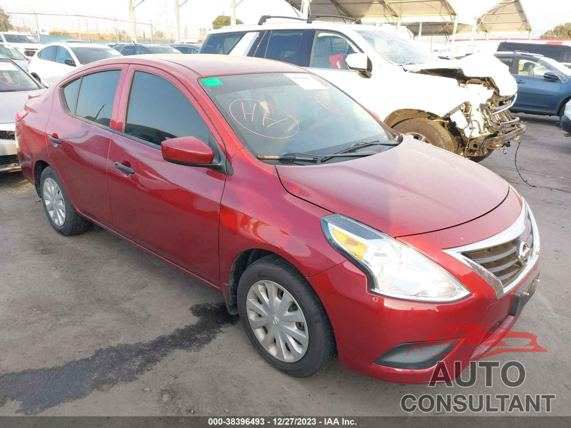 NISSAN VERSA 2018 - 3N1CN7AP8JL830137