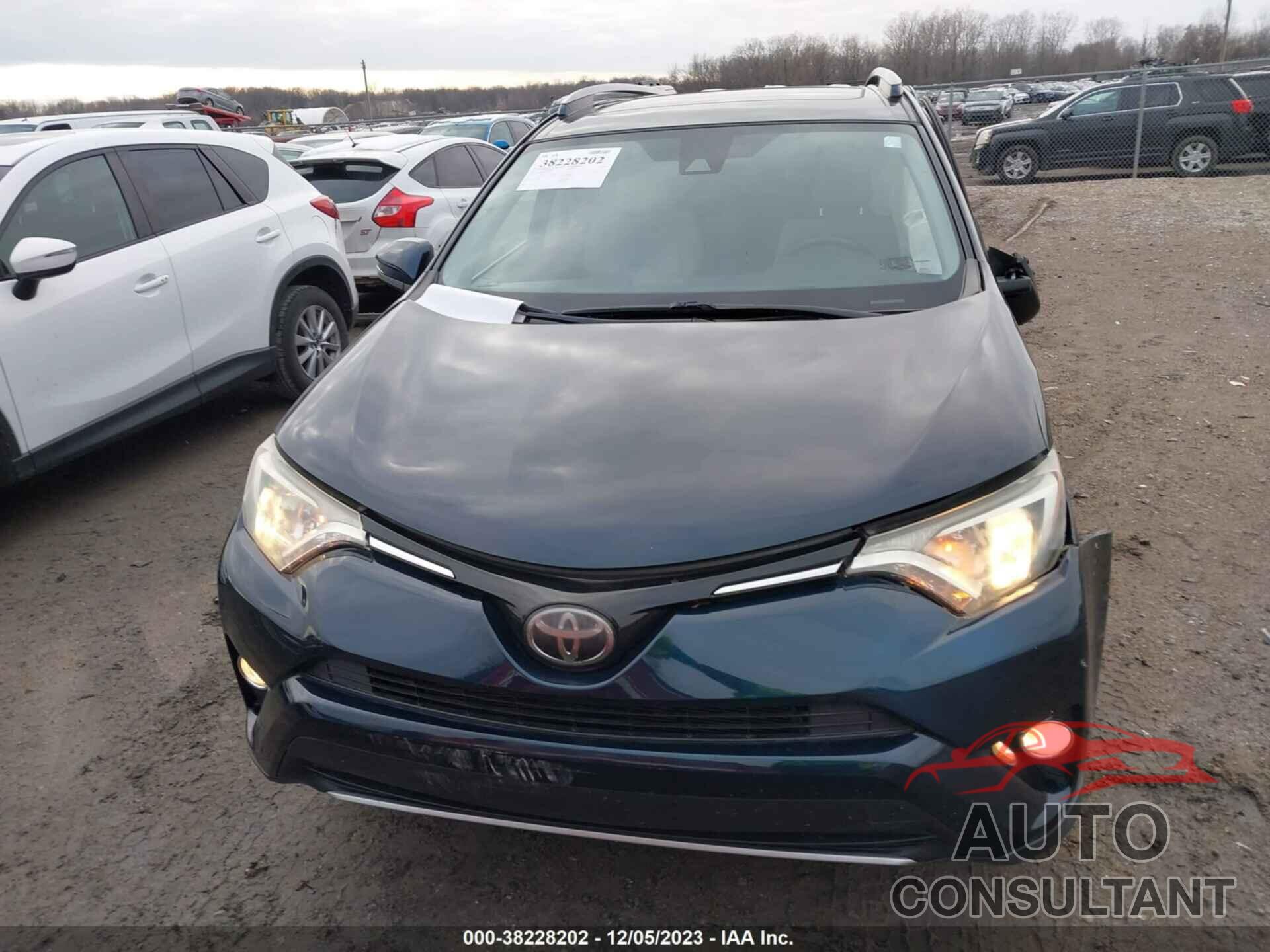 TOYOTA RAV4 2018 - JTMWFREV3JJ166655