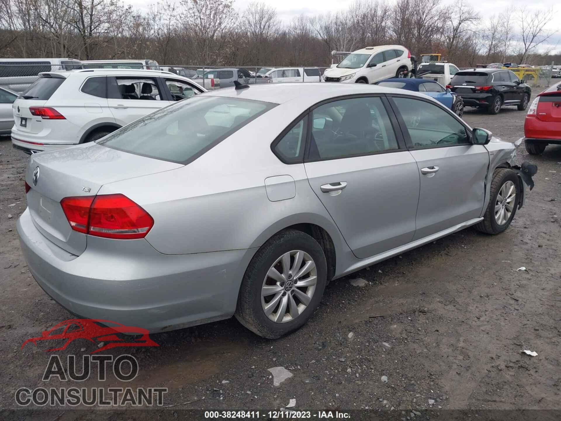 VOLKSWAGEN PASSAT 2015 - 1VWAT7A33FC097311
