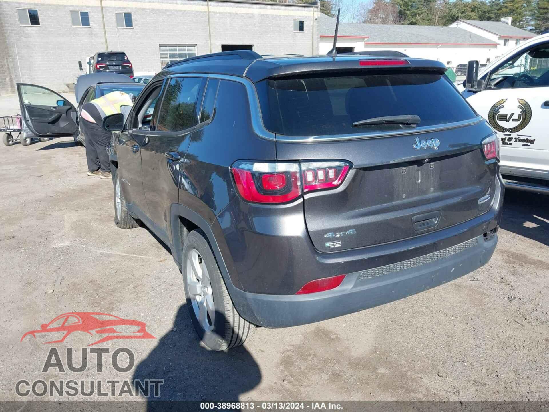 JEEP COMPASS 2018 - 3C4NJDBB1JT350492