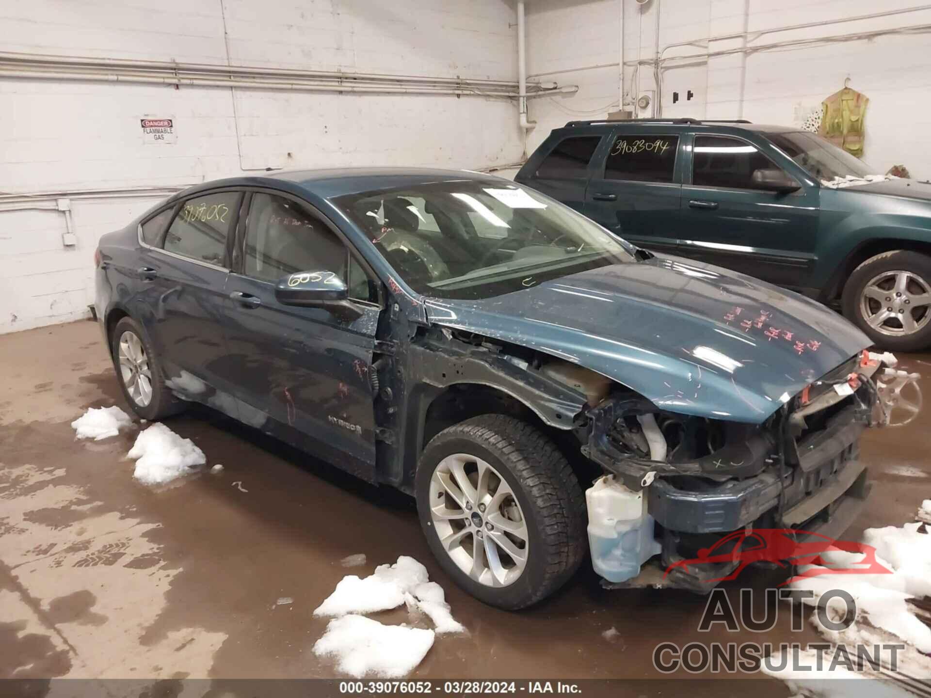 FORD FUSION HYBRID 2019 - 3FA6P0LU2KR114465
