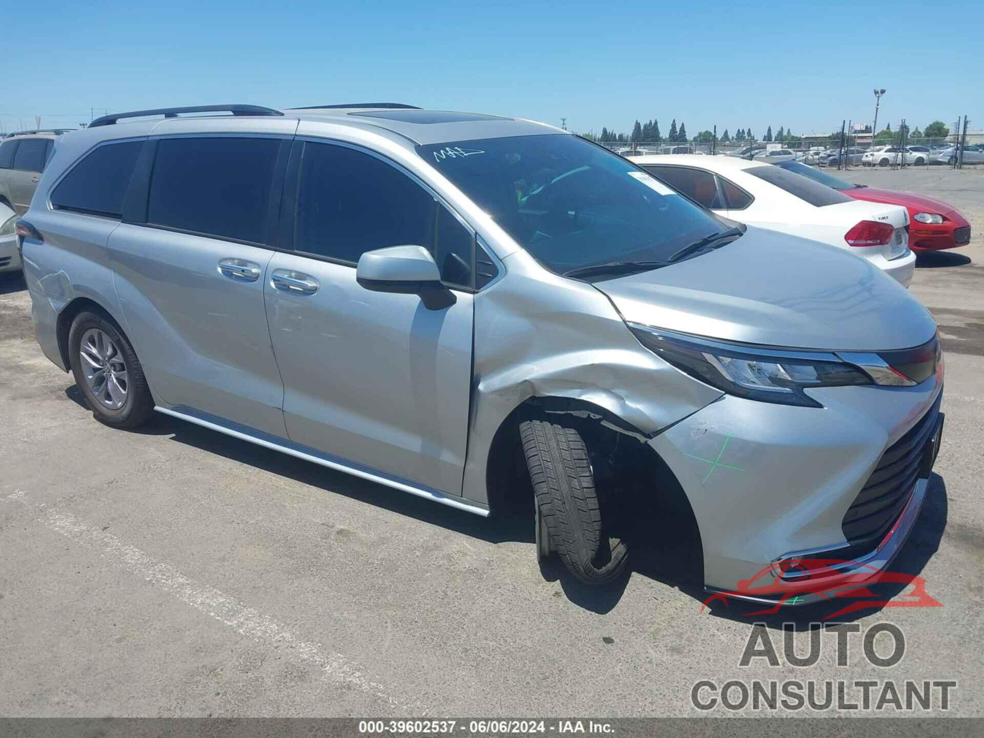 TOYOTA SIENNA 2022 - 5TDJSKFC1NS071434