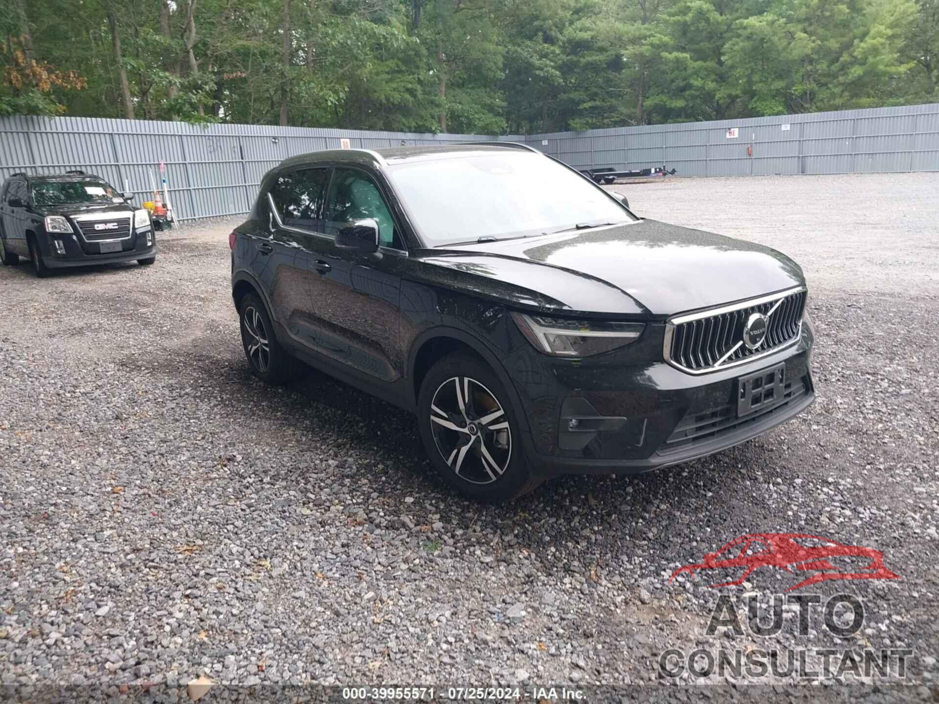 VOLVO XC40 2023 - YV4L12UE2P2041933