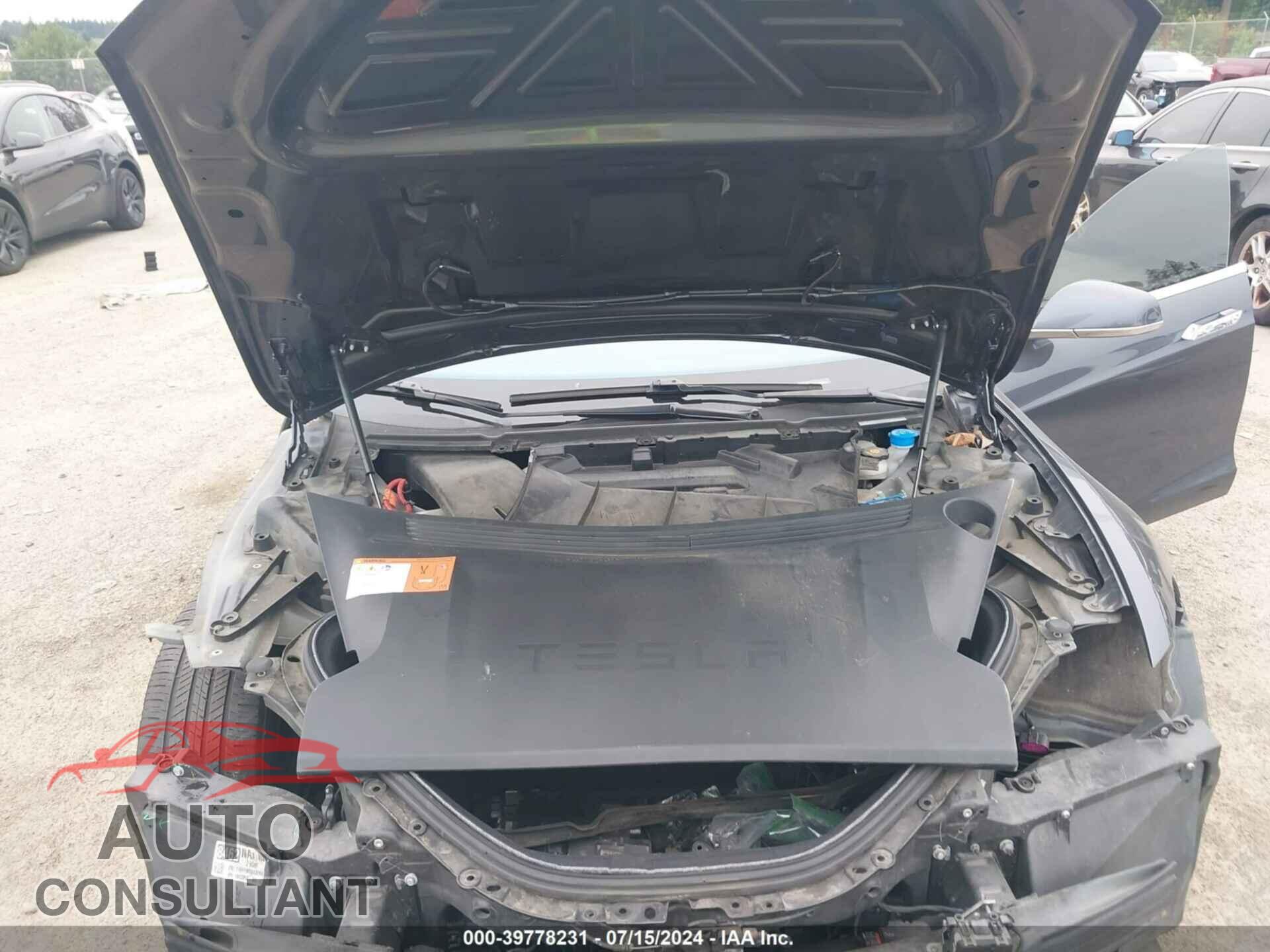 TESLA MODEL S 2016 - 5YJSA1E25GF144807